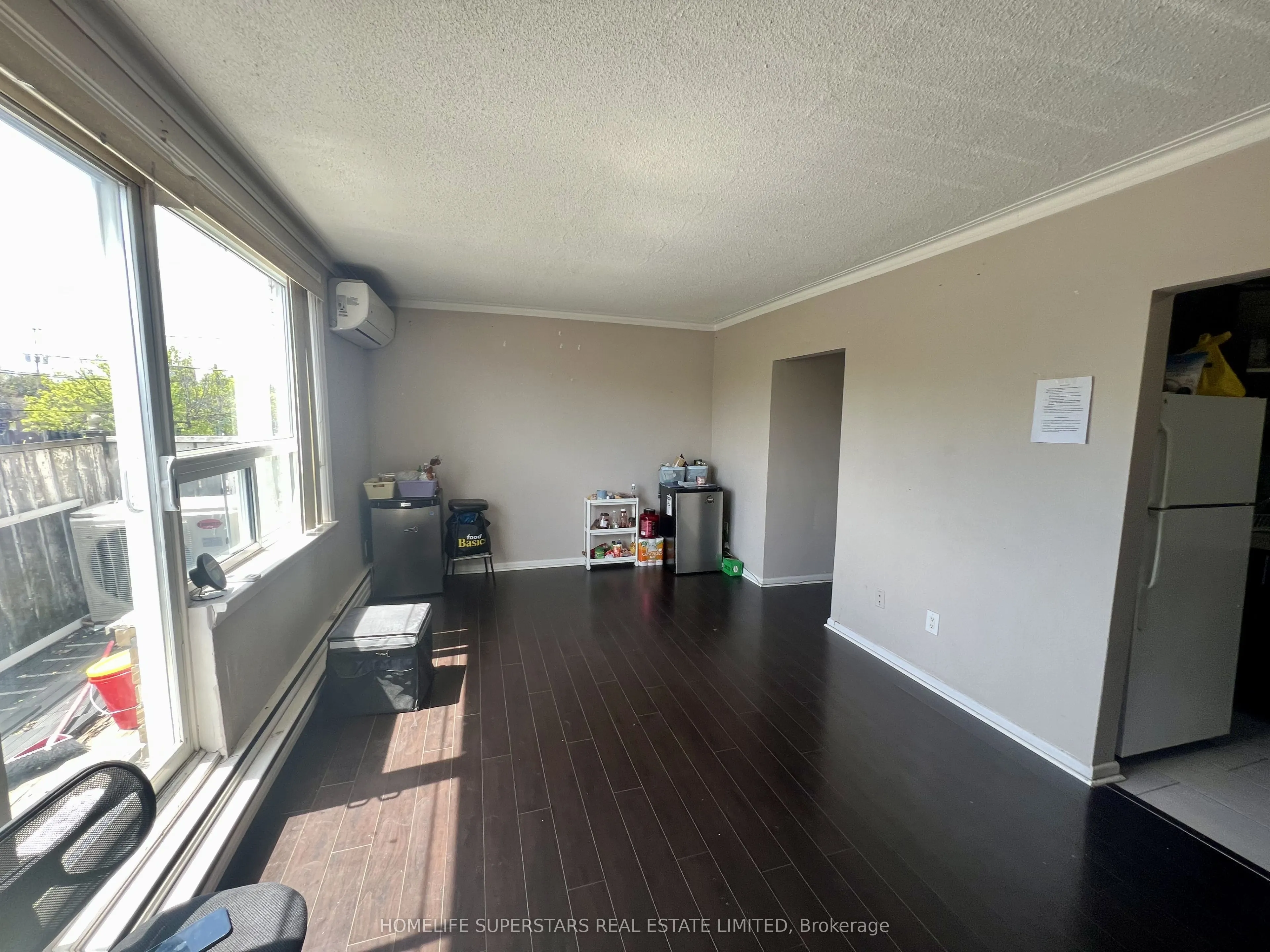 3282 Lakeshore Boulevard W