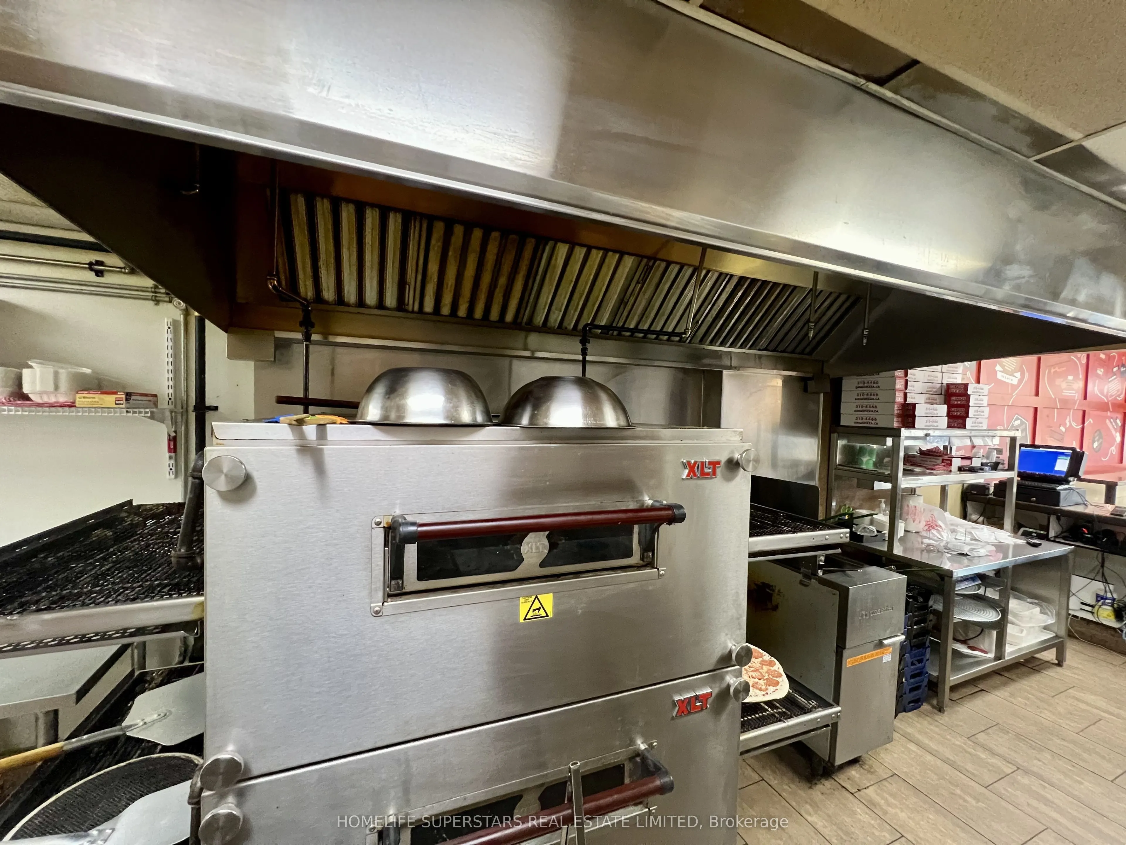3282 Lakeshore Boulevard W
