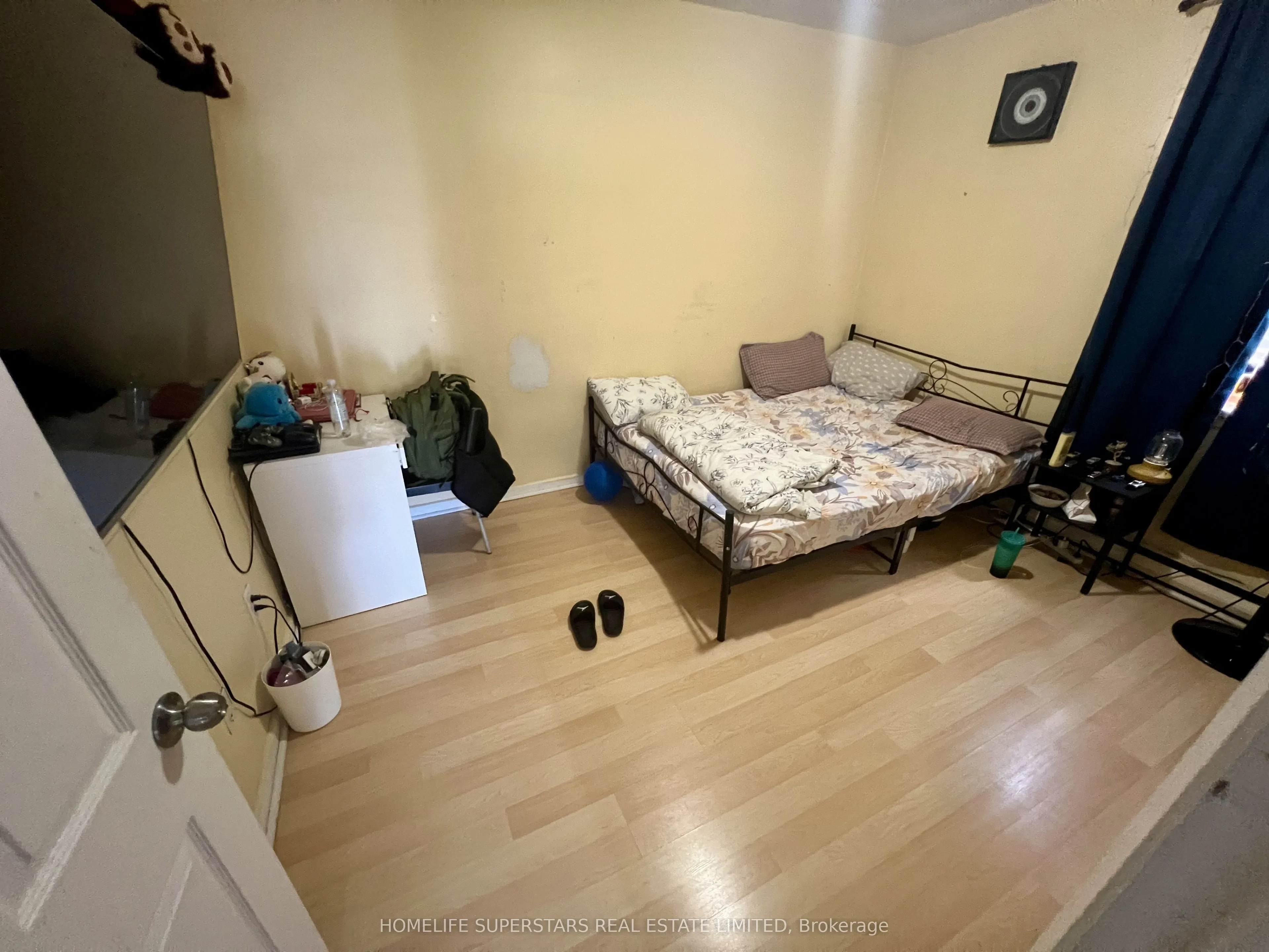3282 Lakeshore Boulevard W