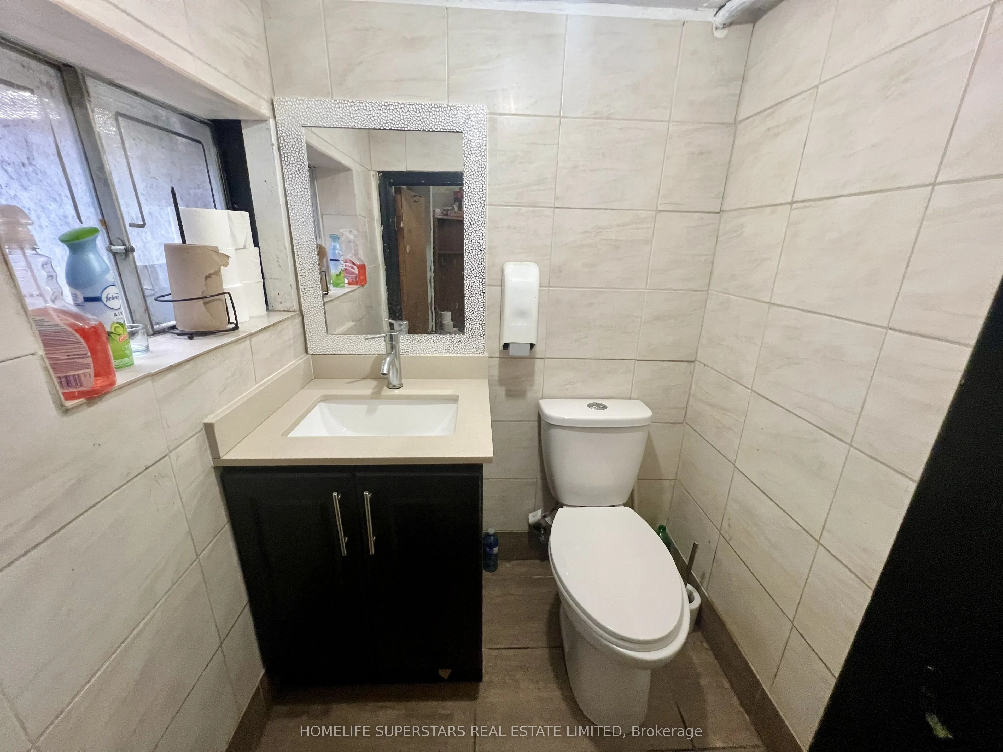 3282 Lakeshore Boulevard W