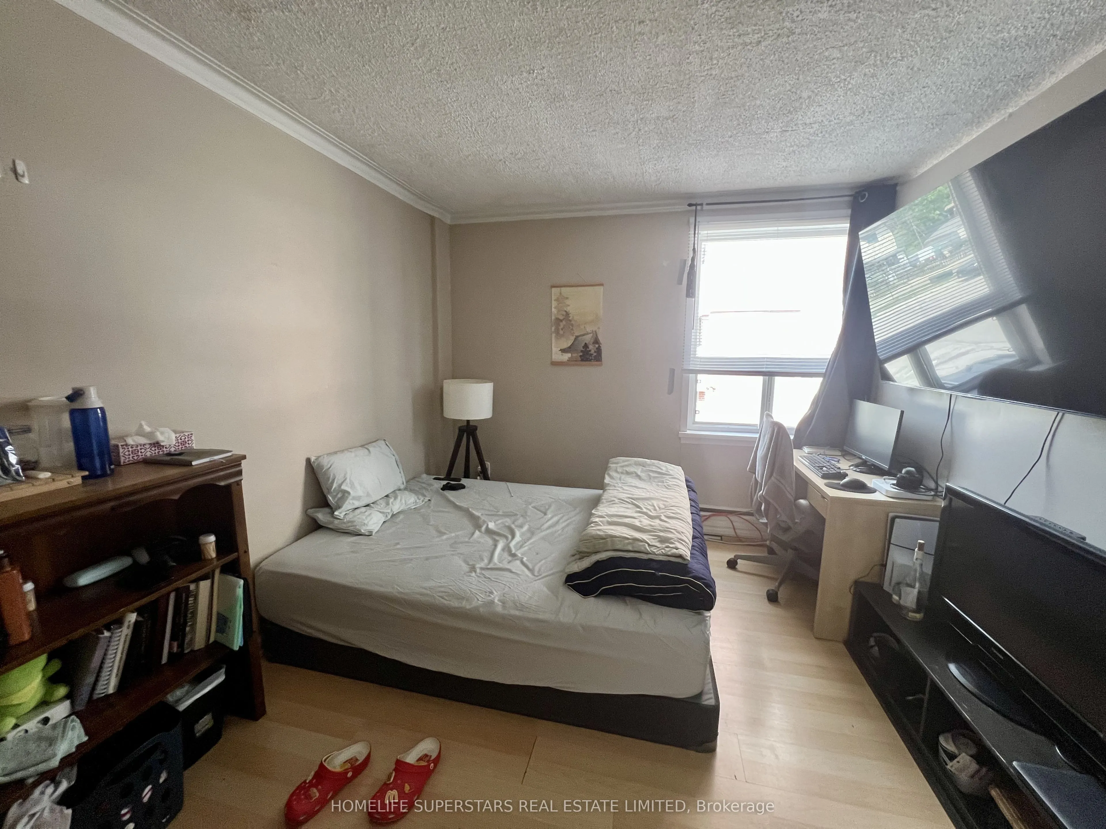 3282 Lakeshore Boulevard W