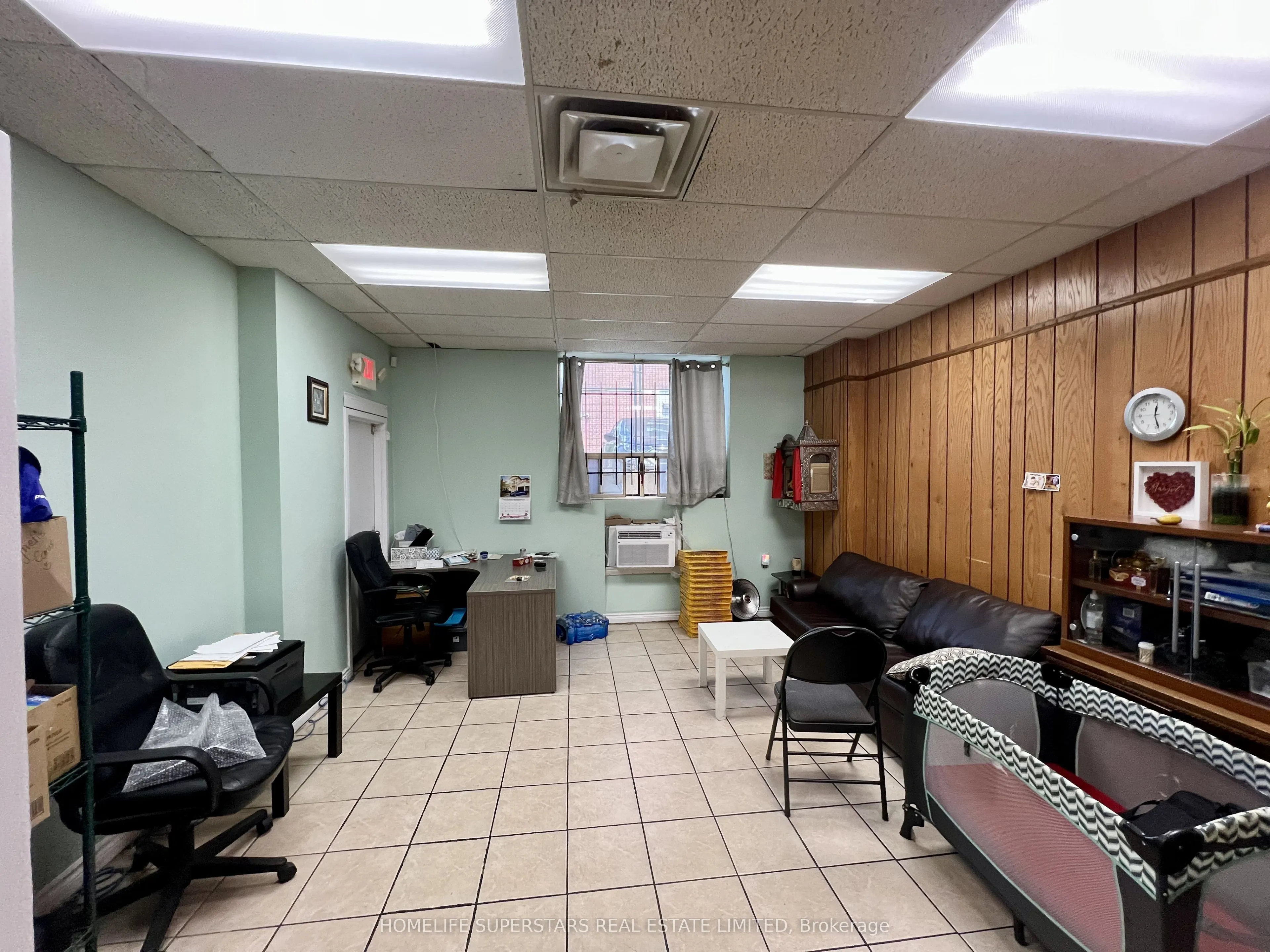 3282 Lakeshore Boulevard W
