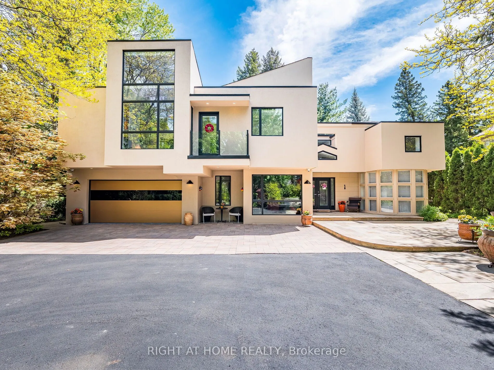 1 Friars Lane