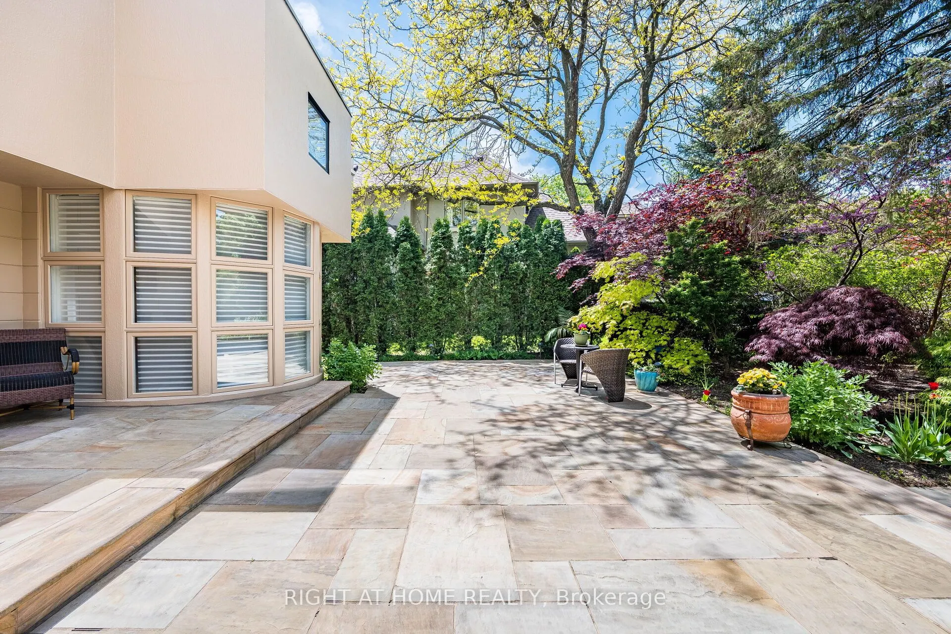 1 Friars Lane