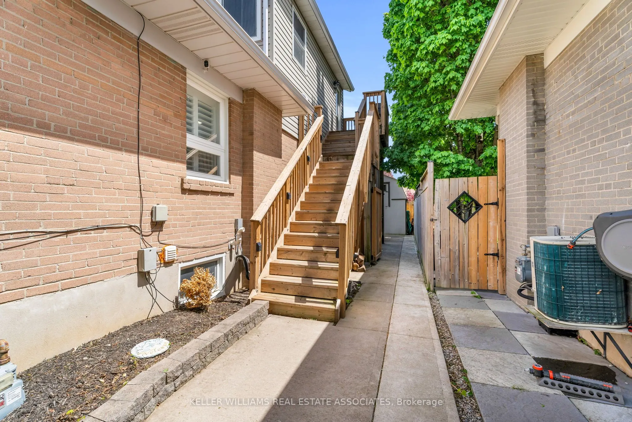 21 Bairstow Crescent
