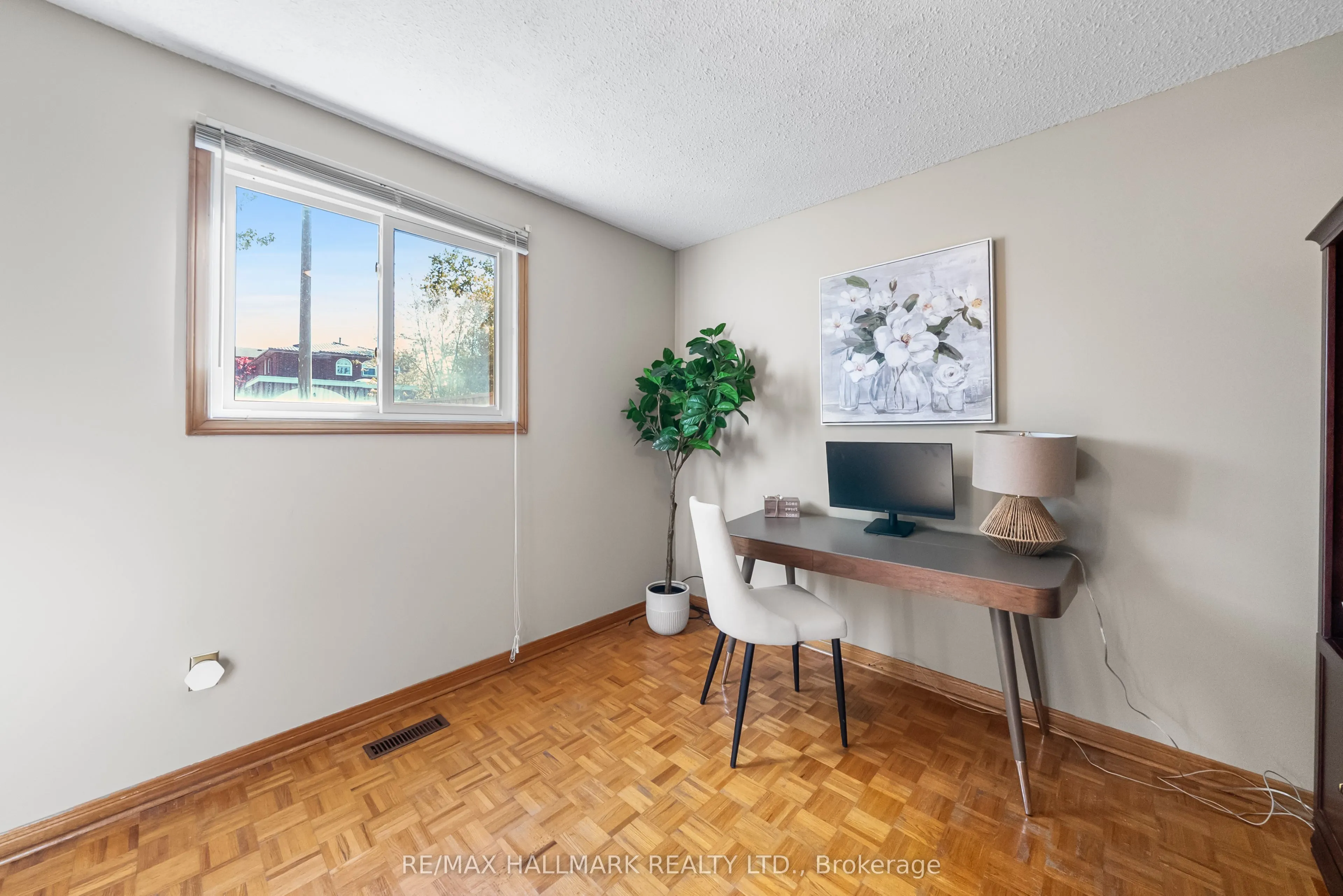 232 Chalfield Lane