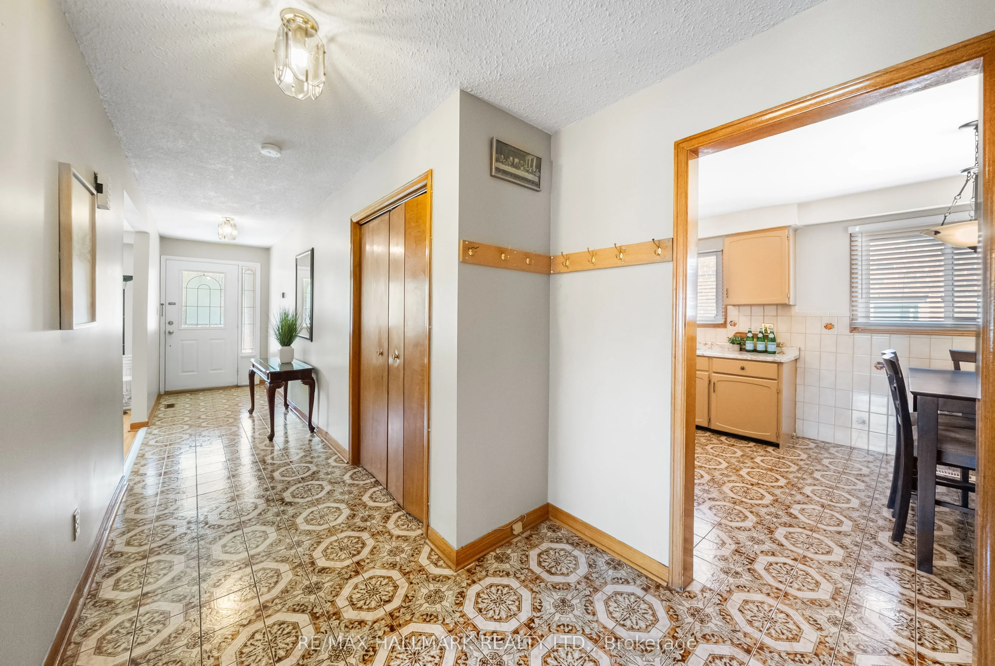 232 Chalfield Lane