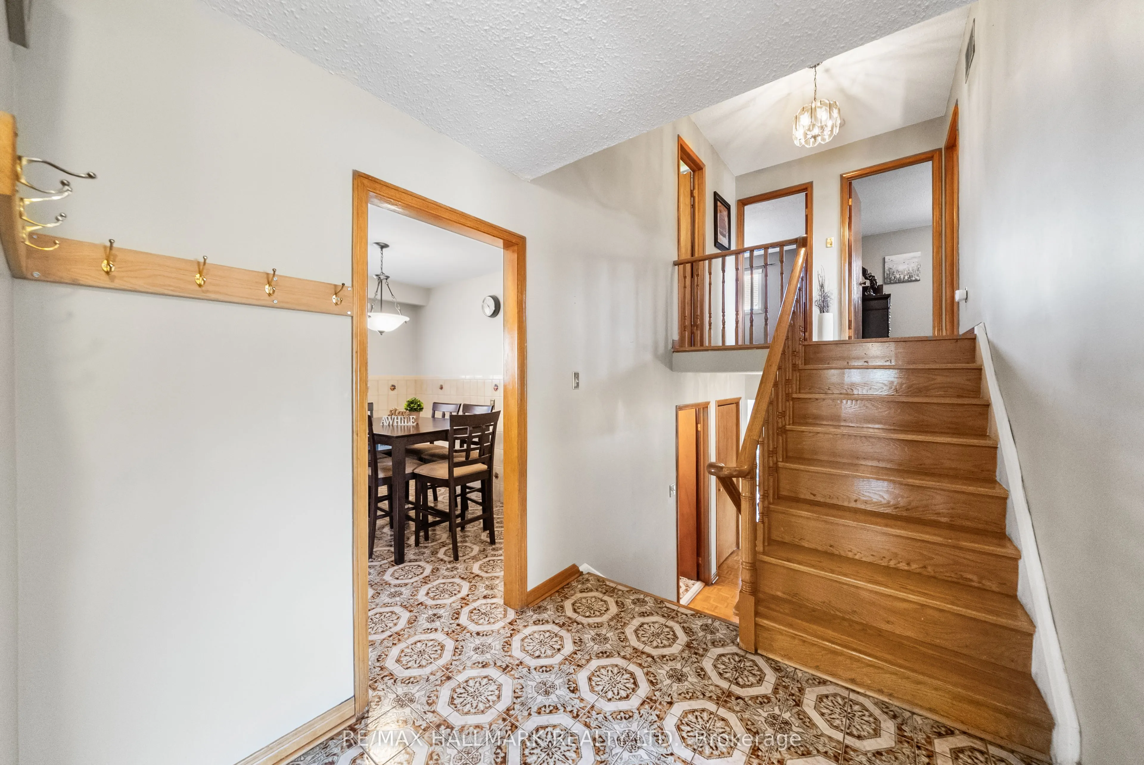 232 Chalfield Lane