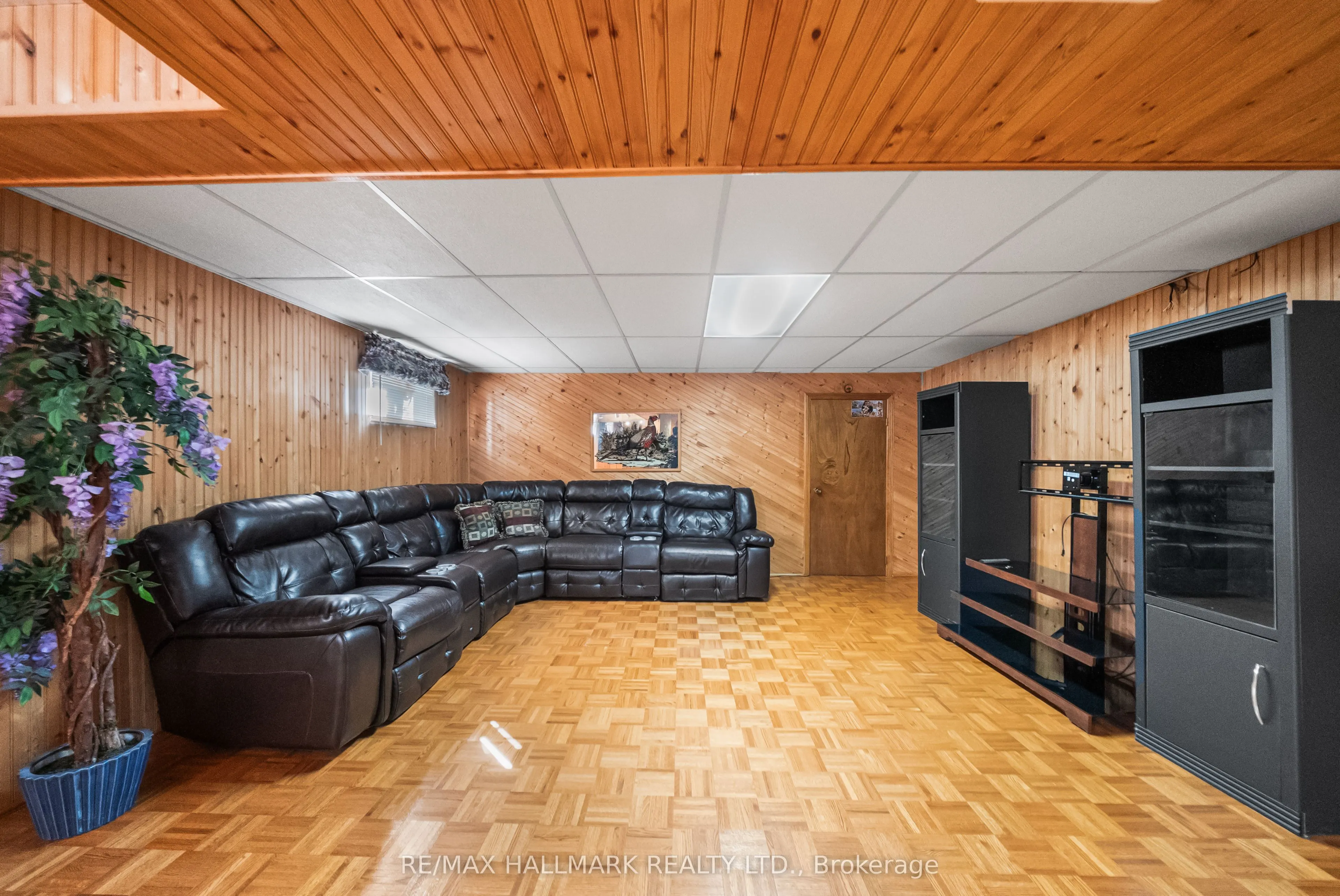 232 Chalfield Lane