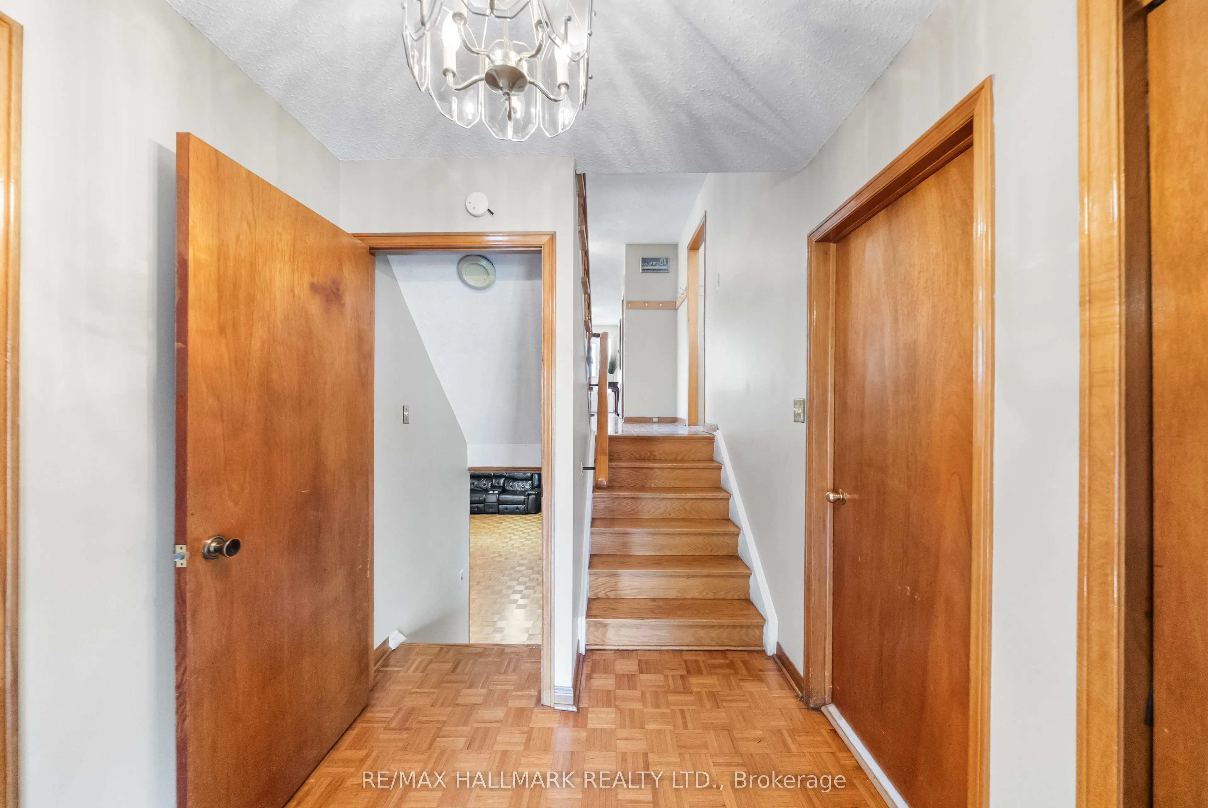 232 Chalfield Lane