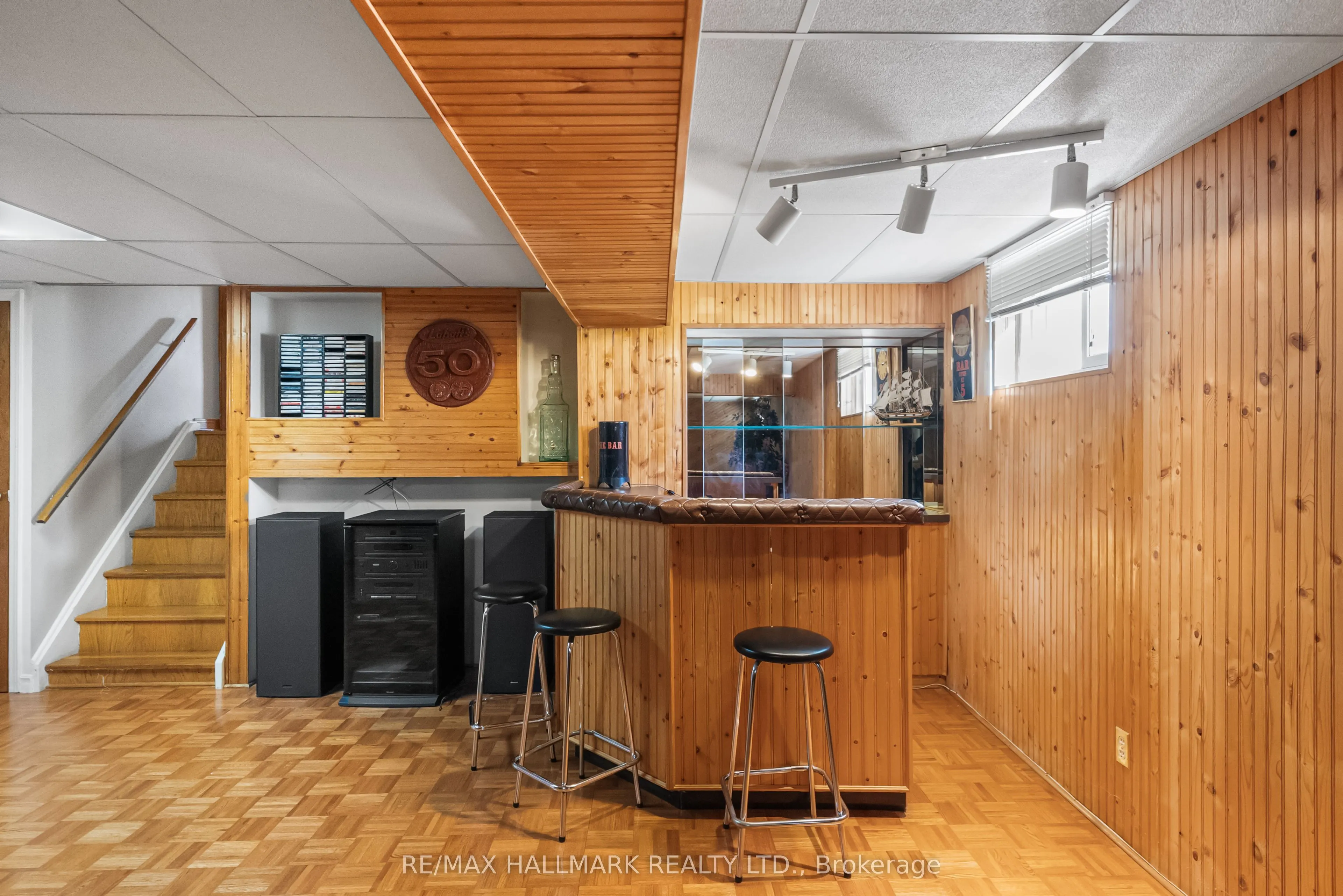 232 Chalfield Lane