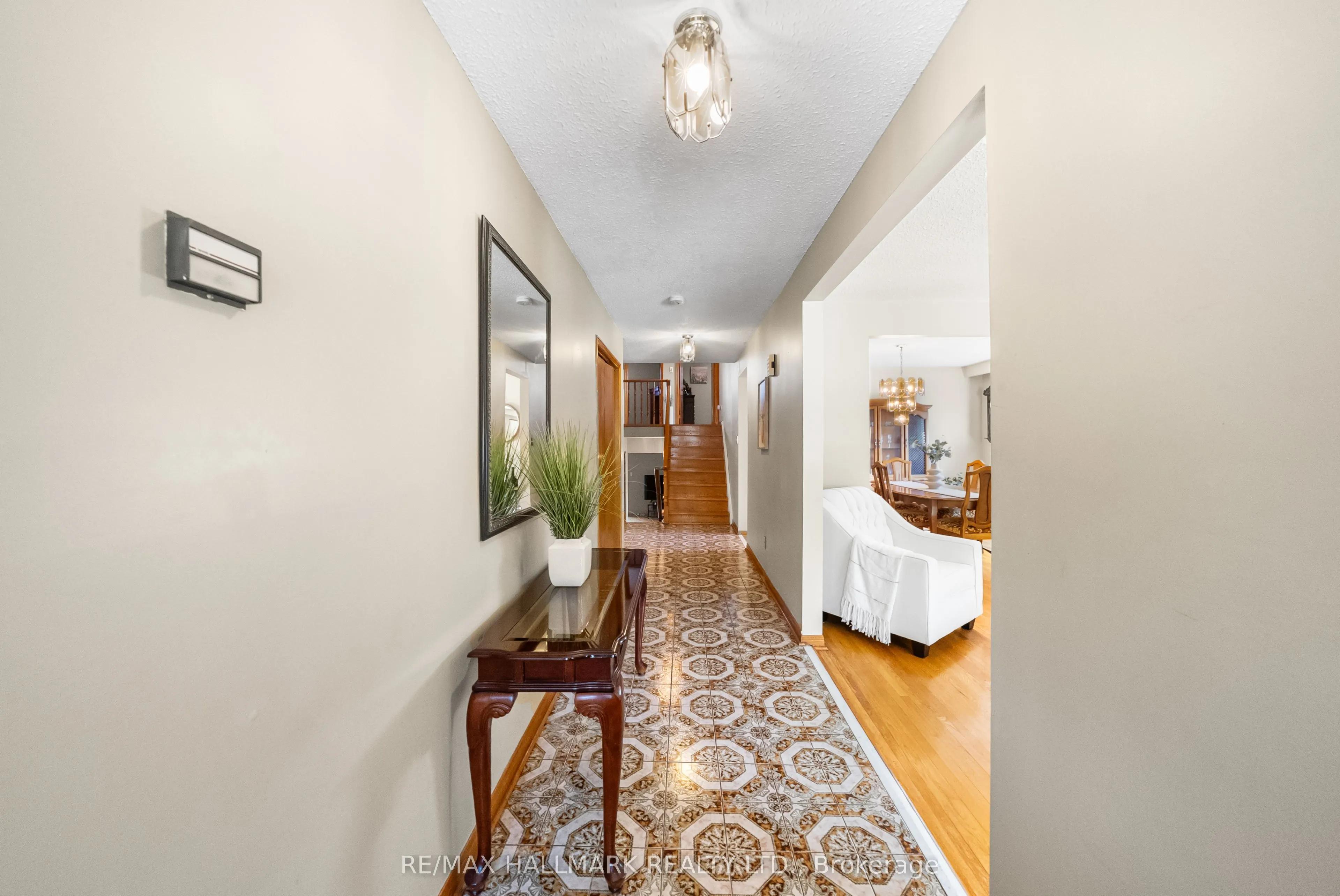 232 Chalfield Lane