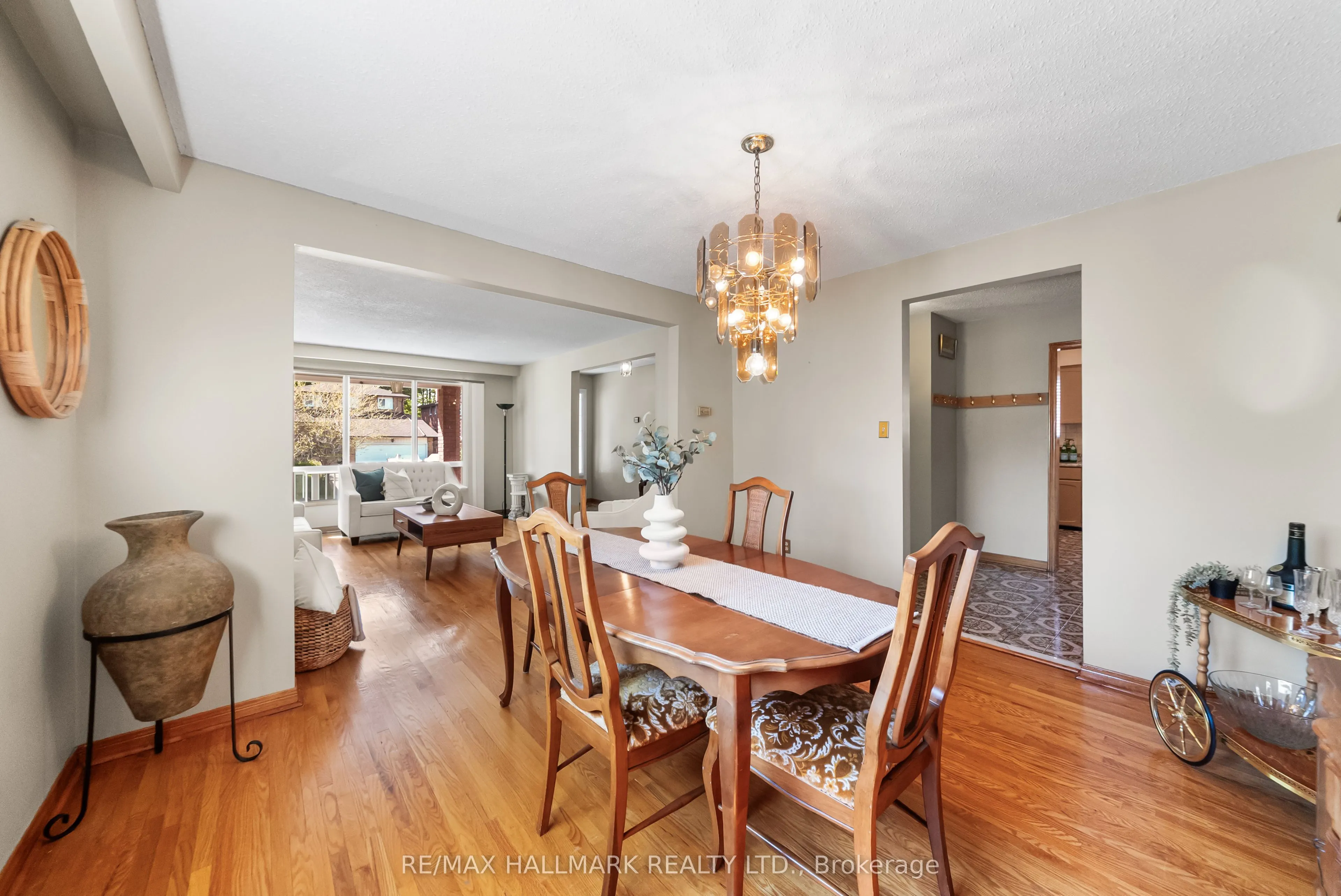 232 Chalfield Lane