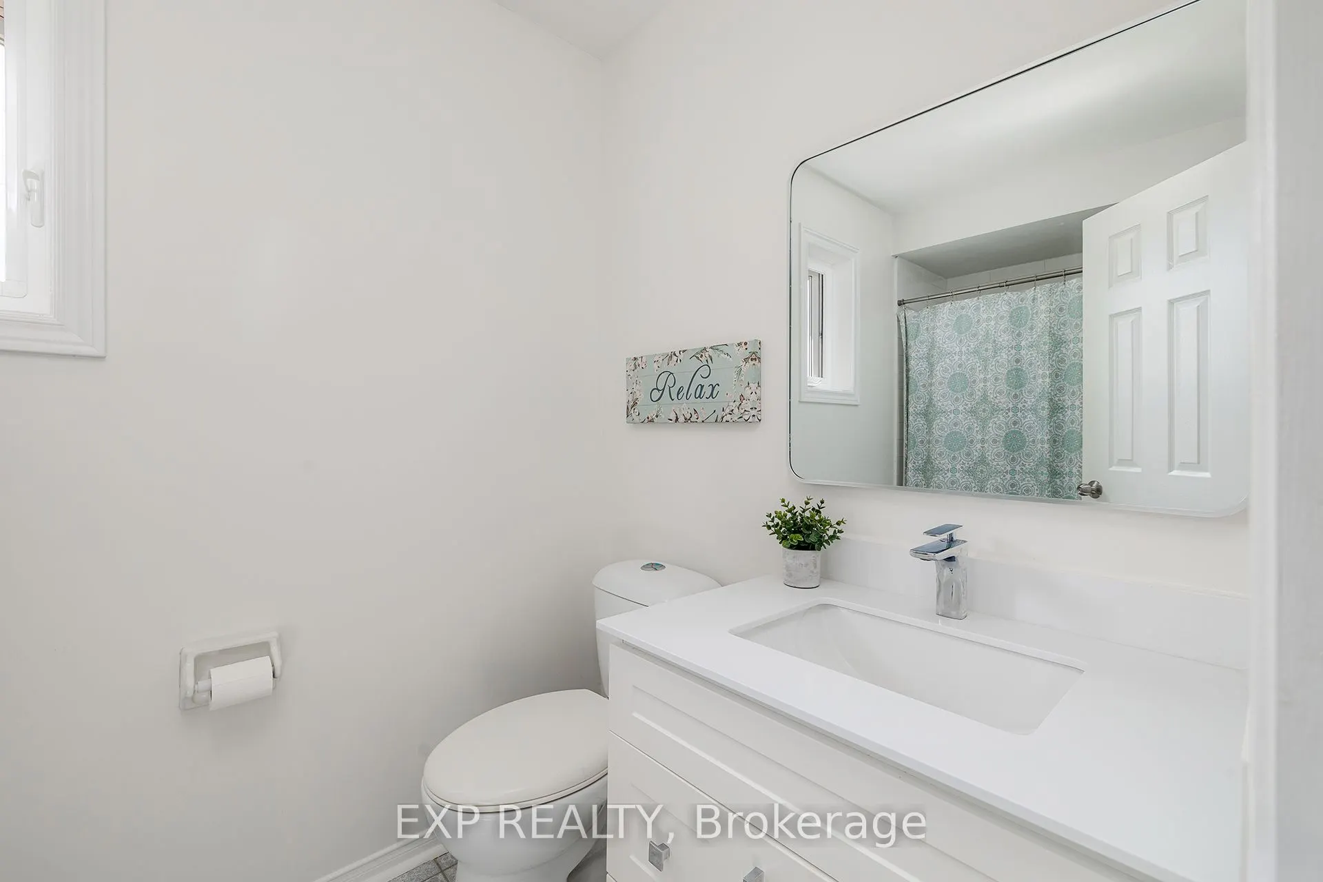 172 Queen Street W