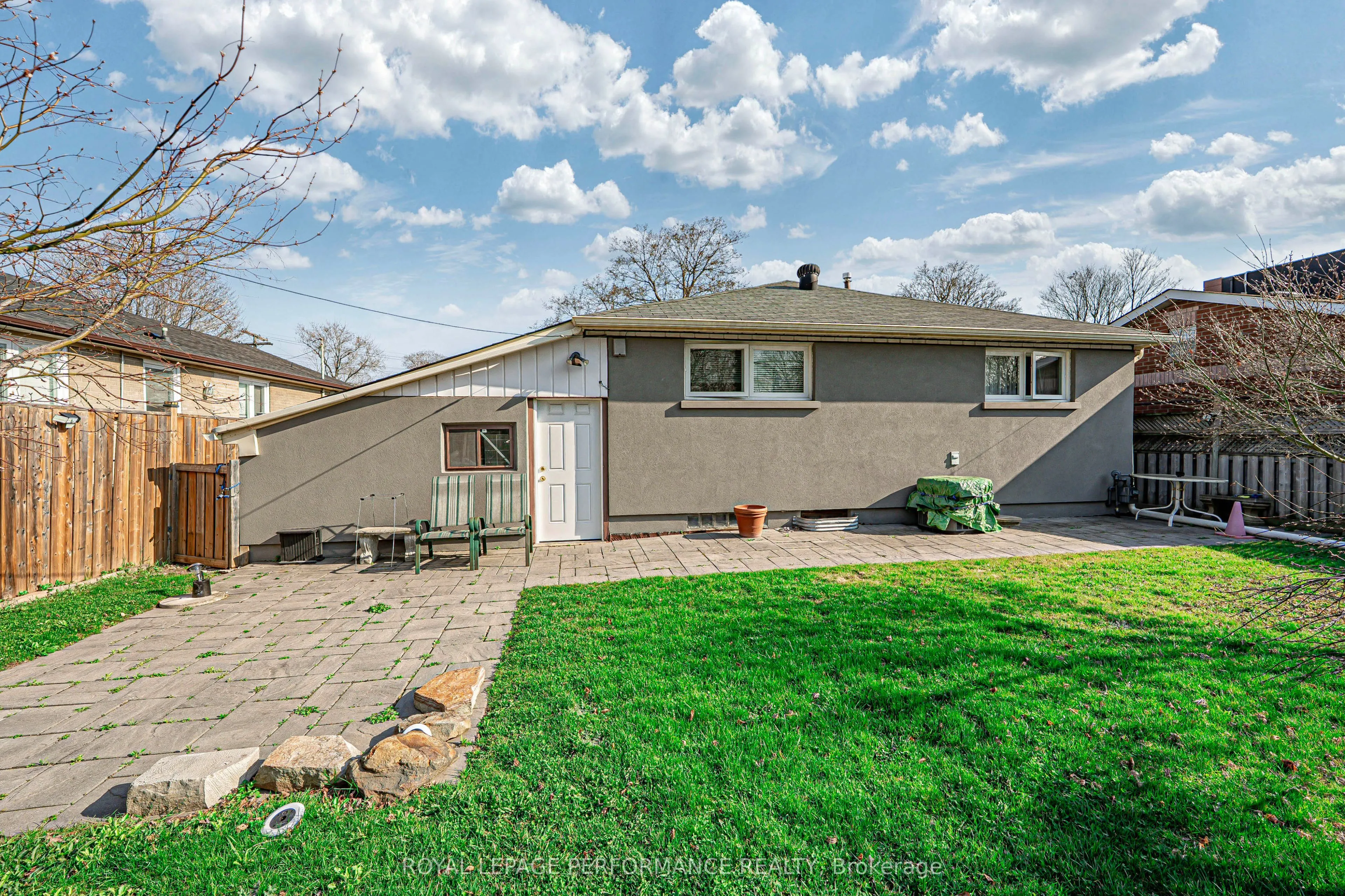 18 Courtwright Road
