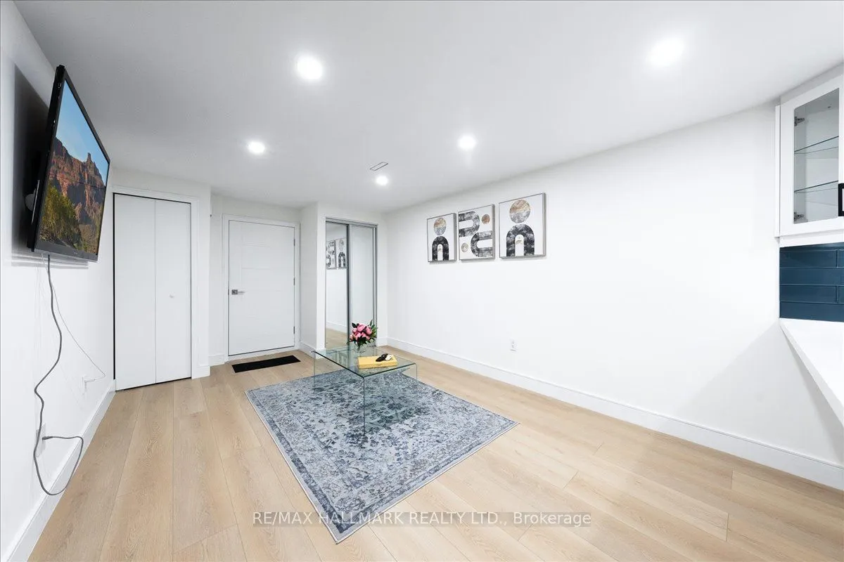 3326 Dovetail Mews