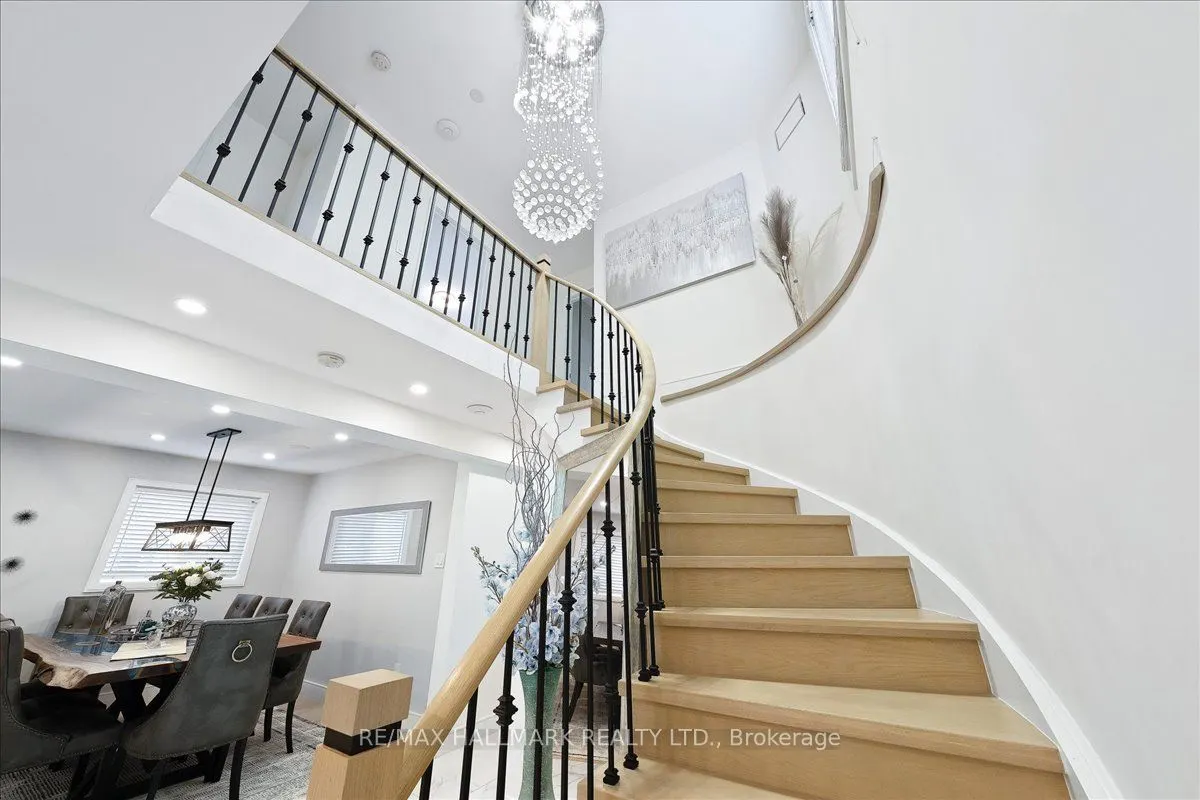 3326 Dovetail Mews