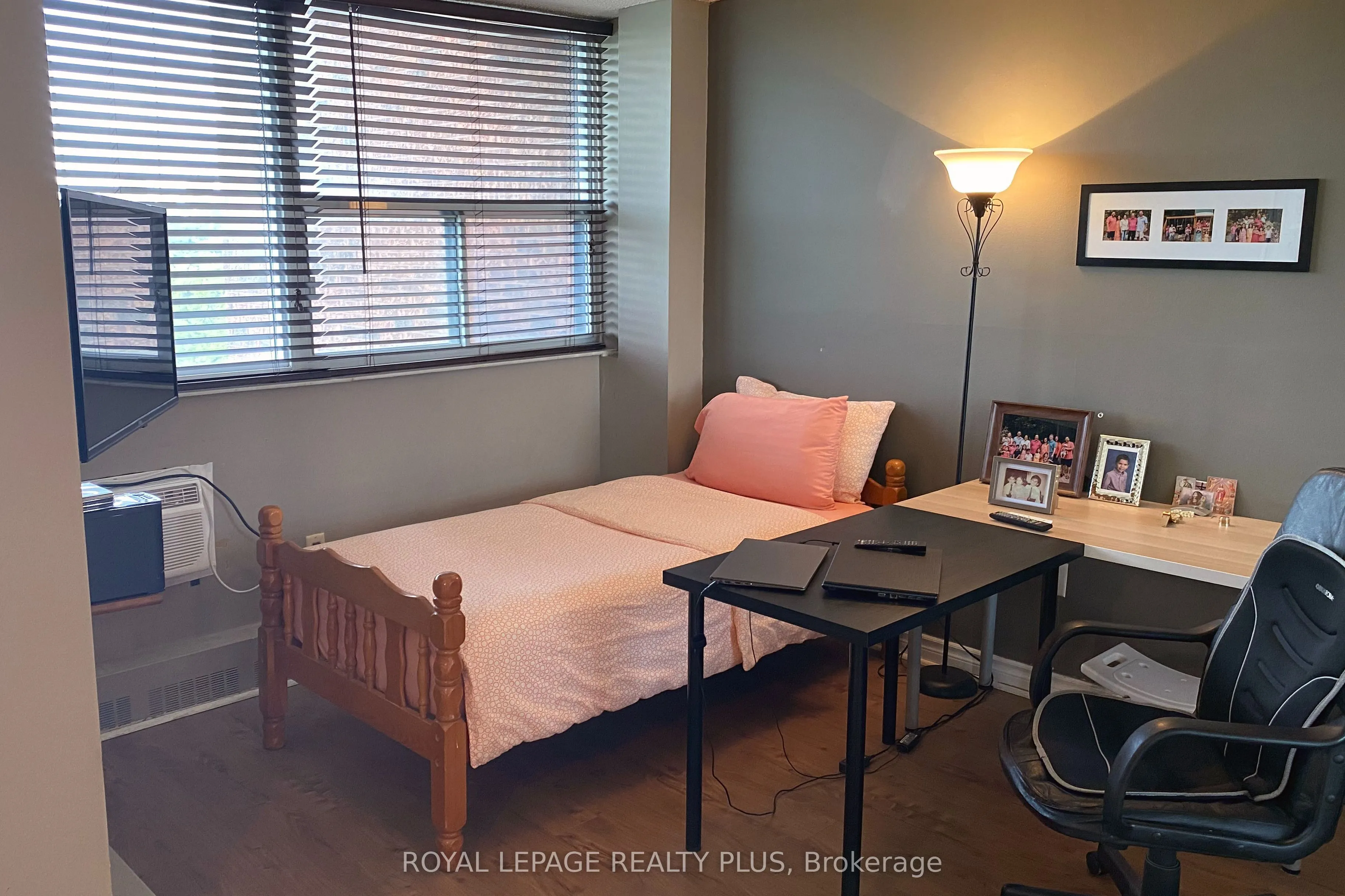 3501 Glen Erin Drive, #811