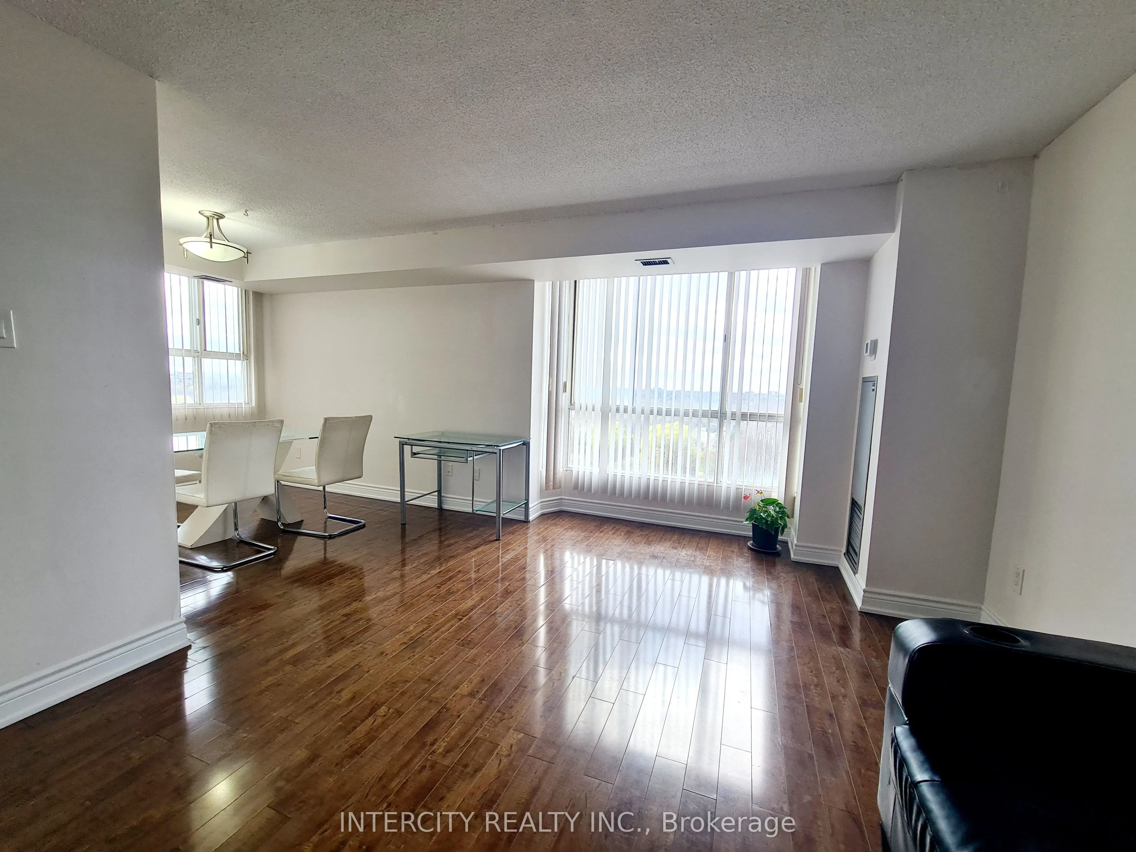 3077 Weston Road, #1105
