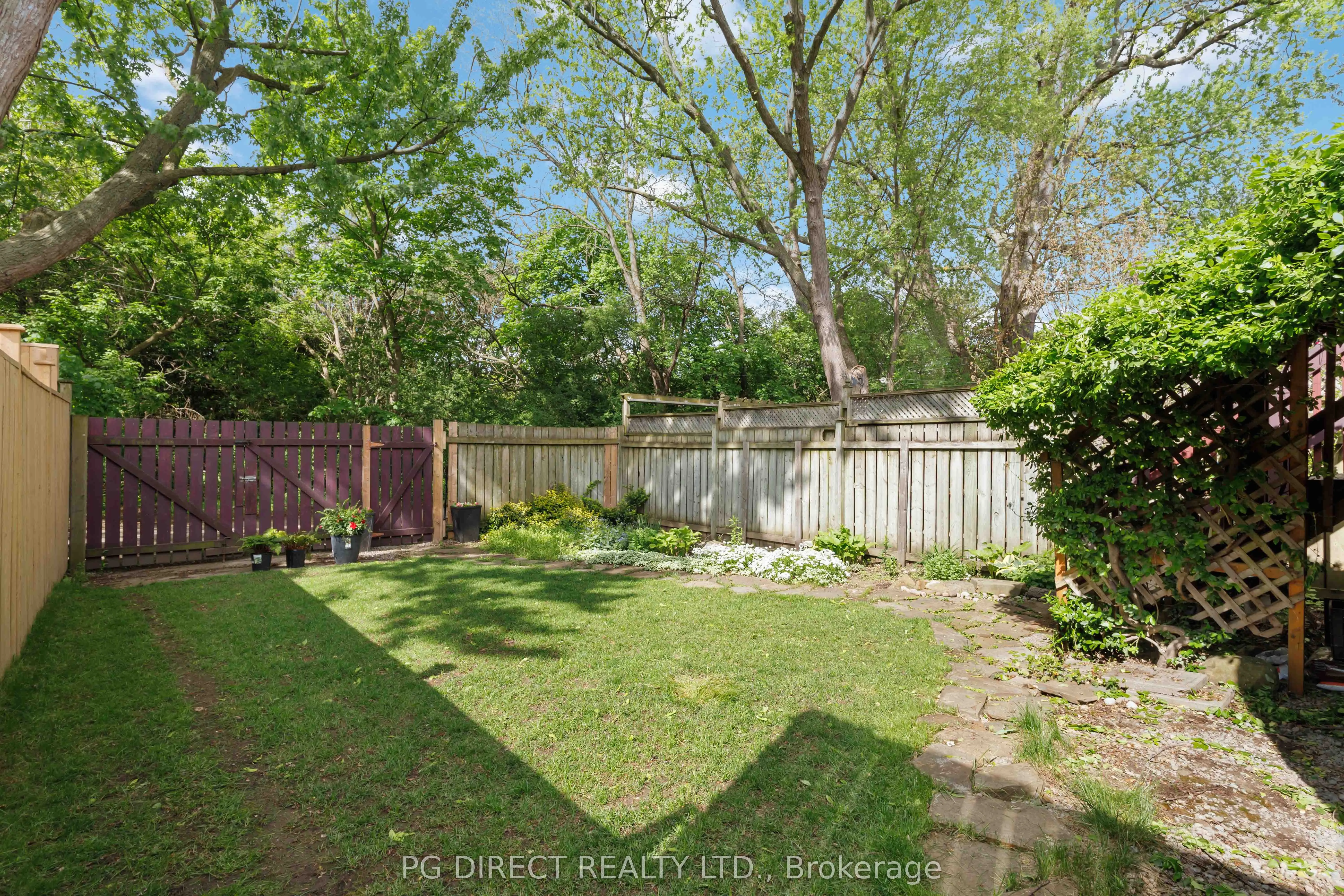27 Warren Crescent
