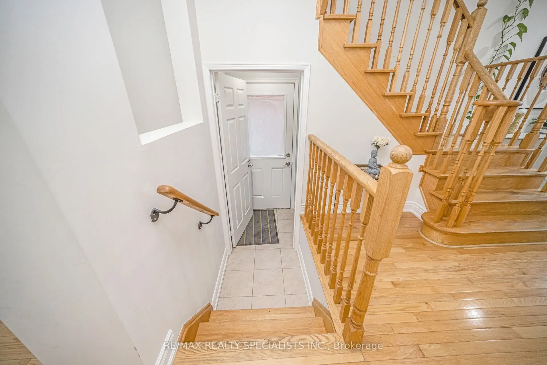 227 Valleyway Drive