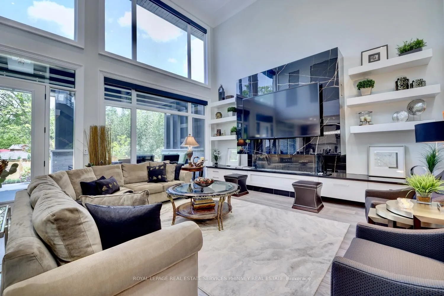 533 Carson Lane
