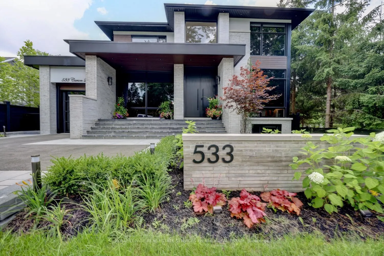 533 Carson Lane