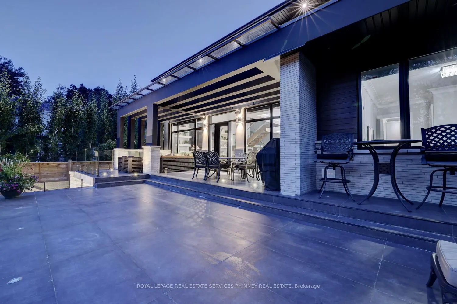 533 Carson Lane
