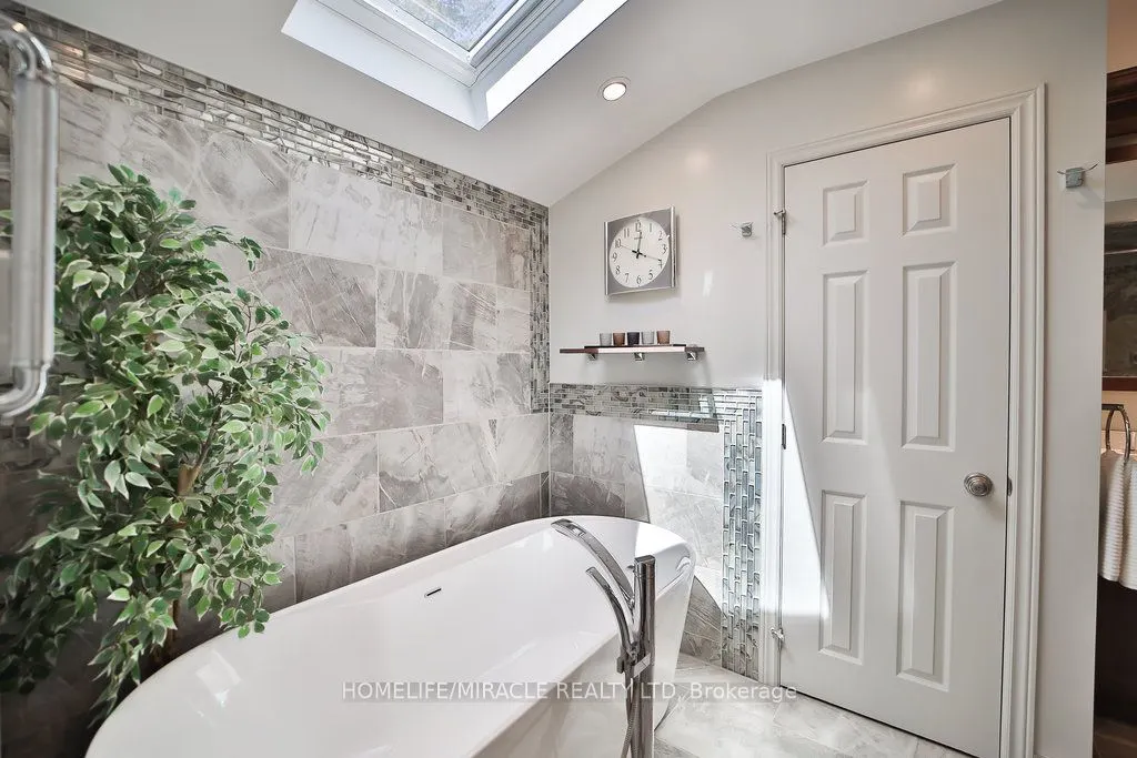 17 Ridgehill Drive