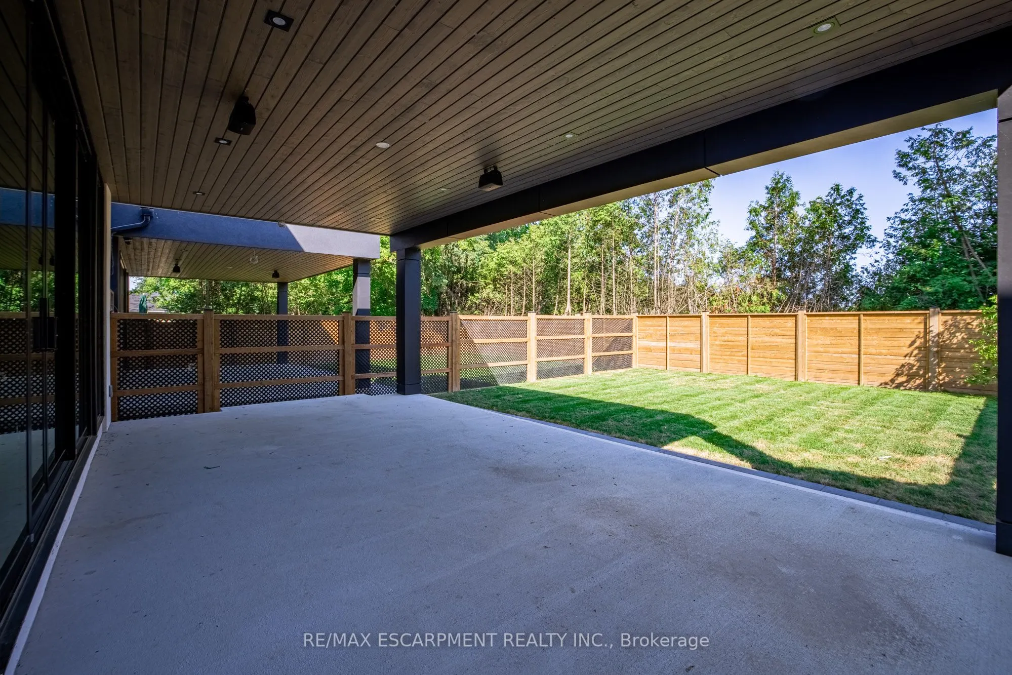 696 Montbeck Crescent