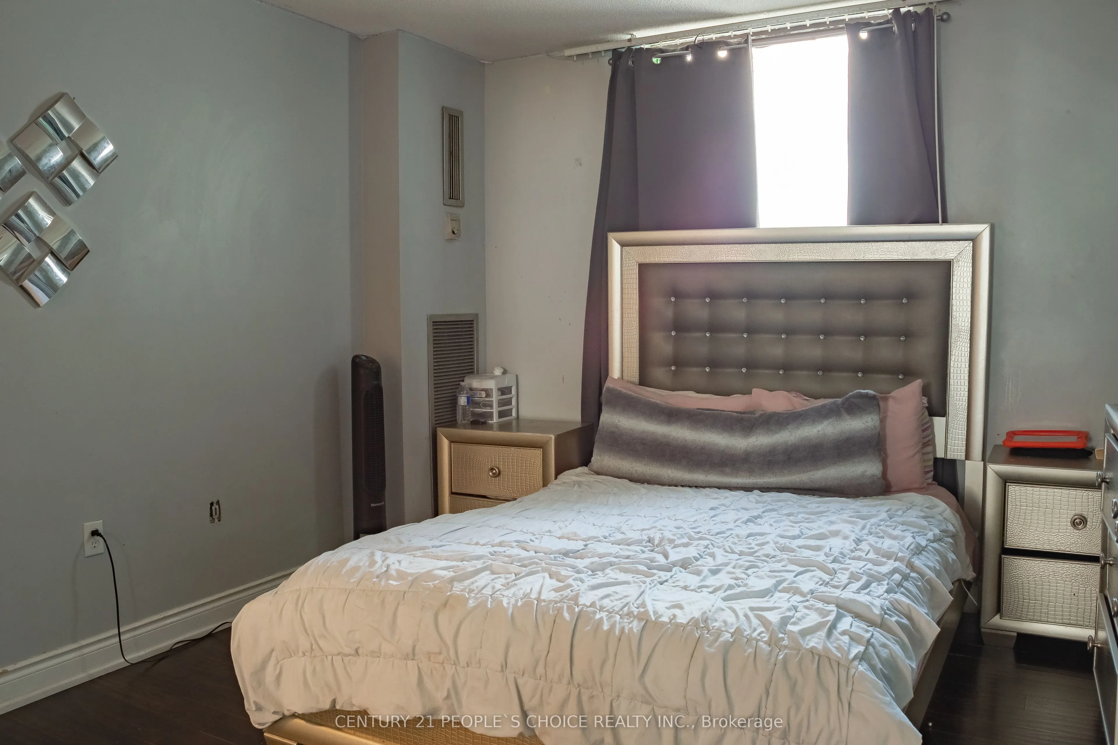 21 Knightsbridge Road, #907