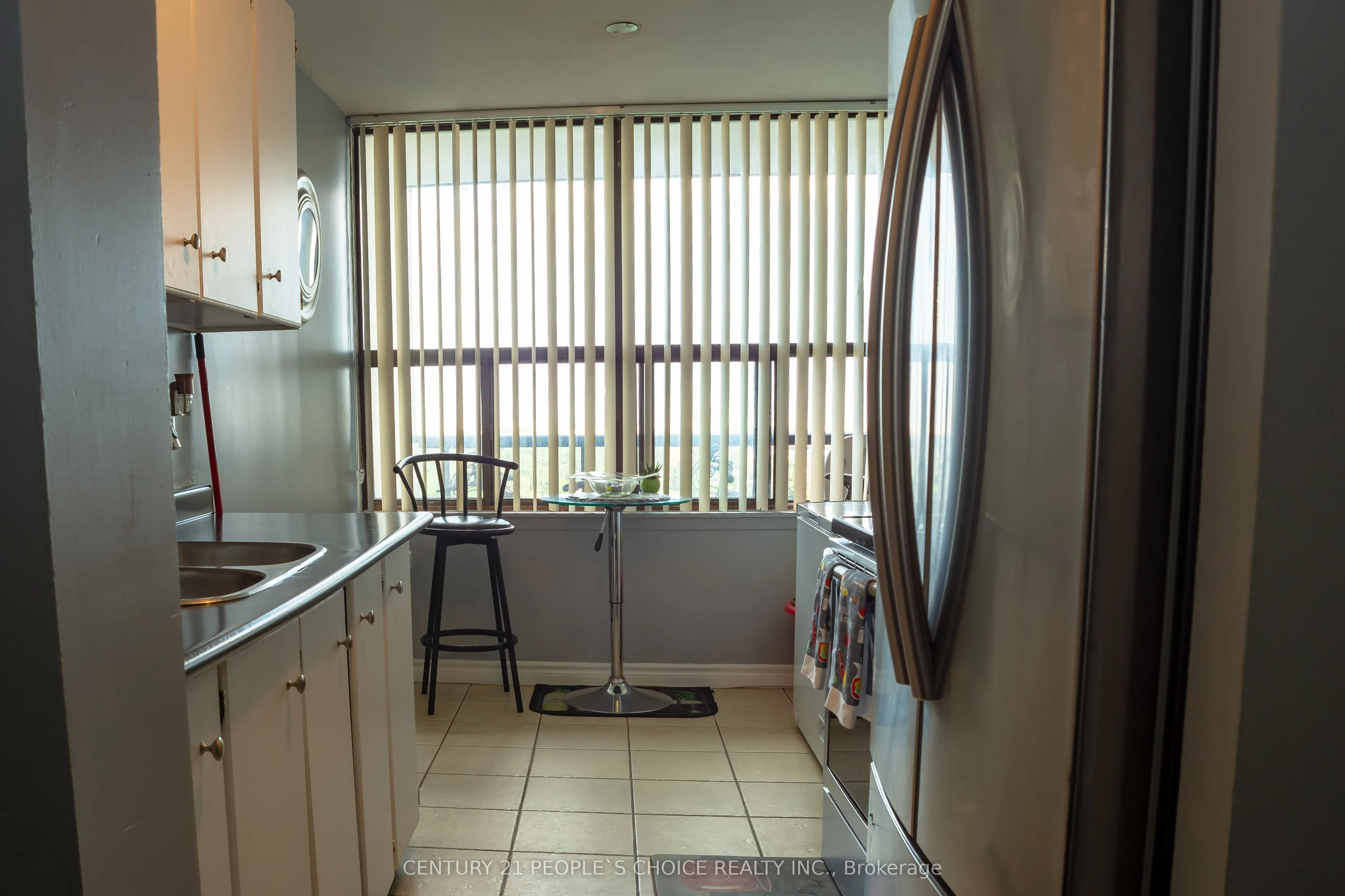 21 Knightsbridge Road, #907