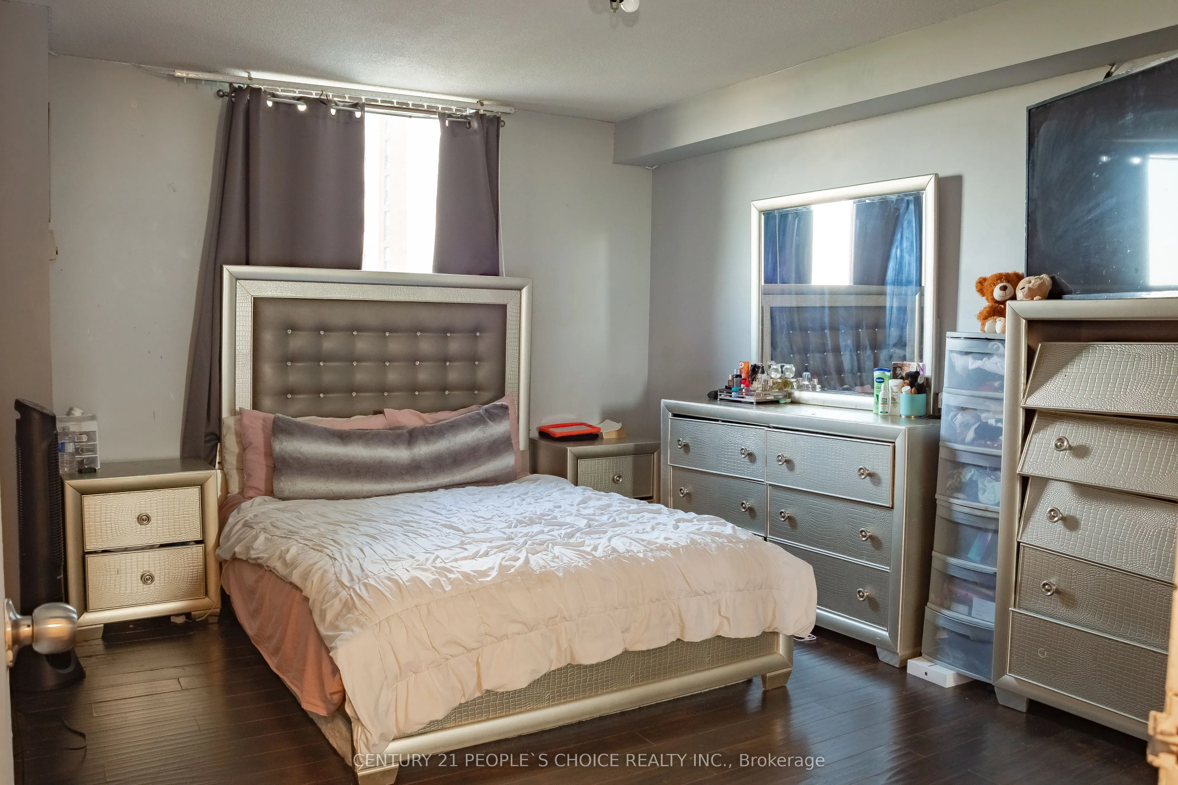 21 Knightsbridge Road, #907