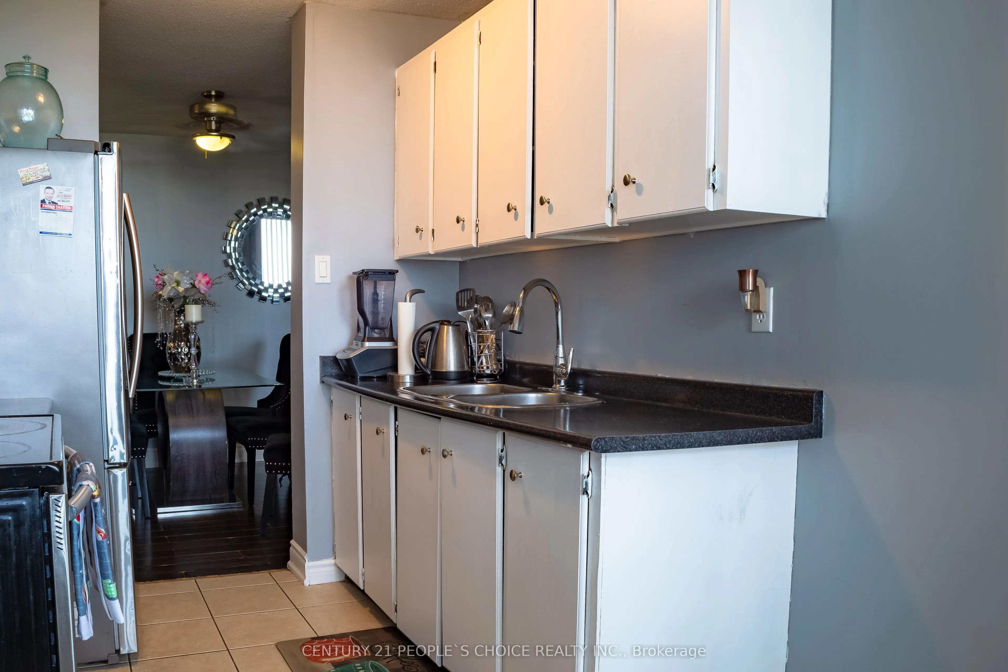 21 Knightsbridge Road, #907