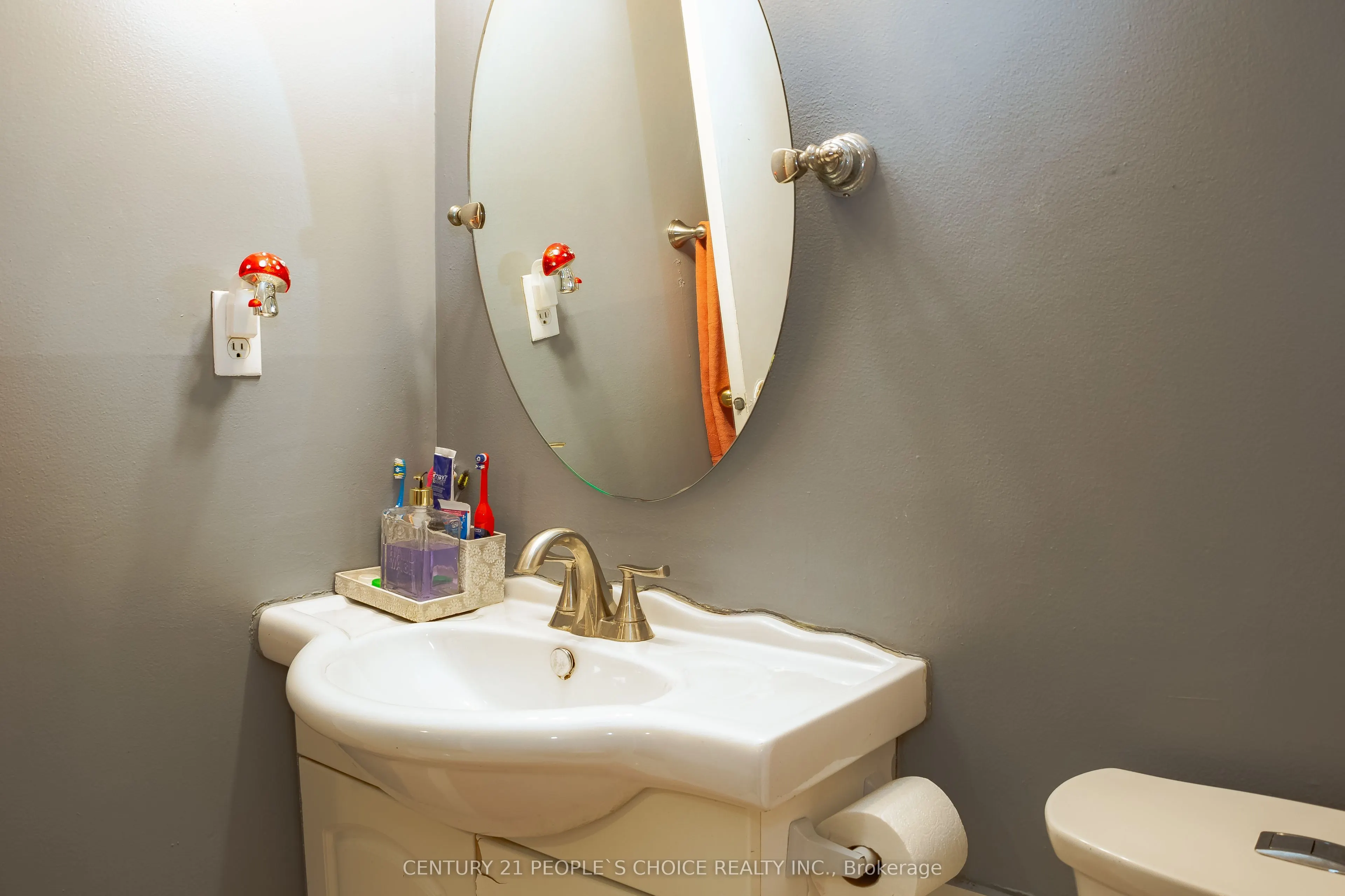 21 Knightsbridge Road, #907