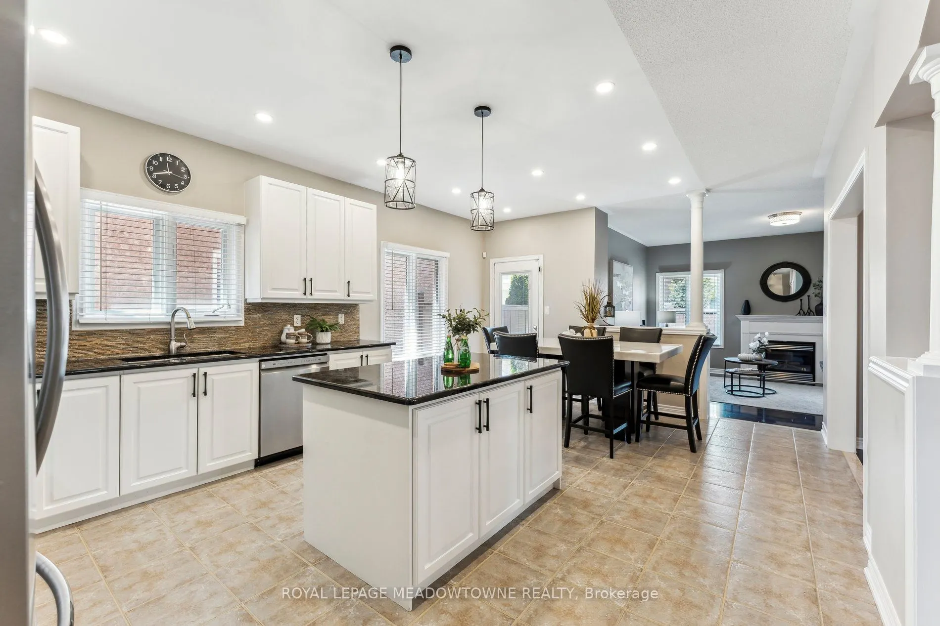 1186 Ezard Crescent