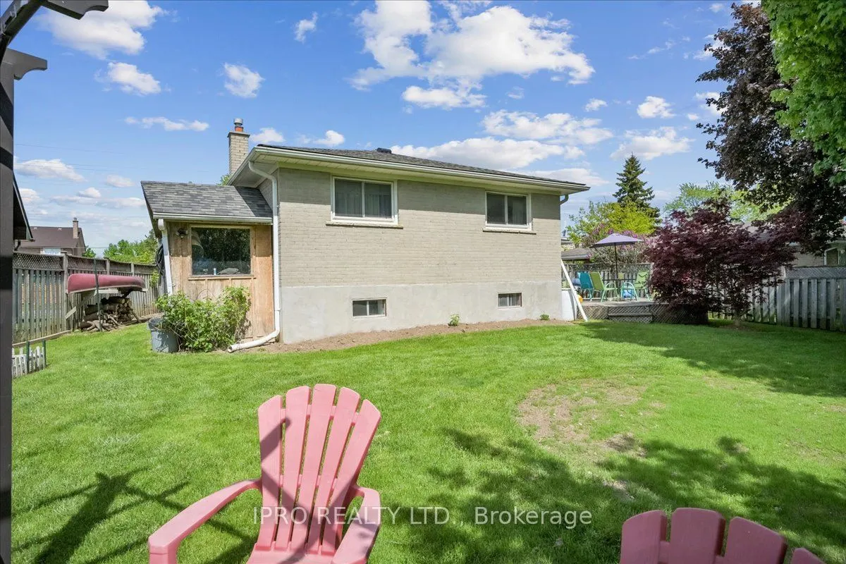 74 Mountainview Road S