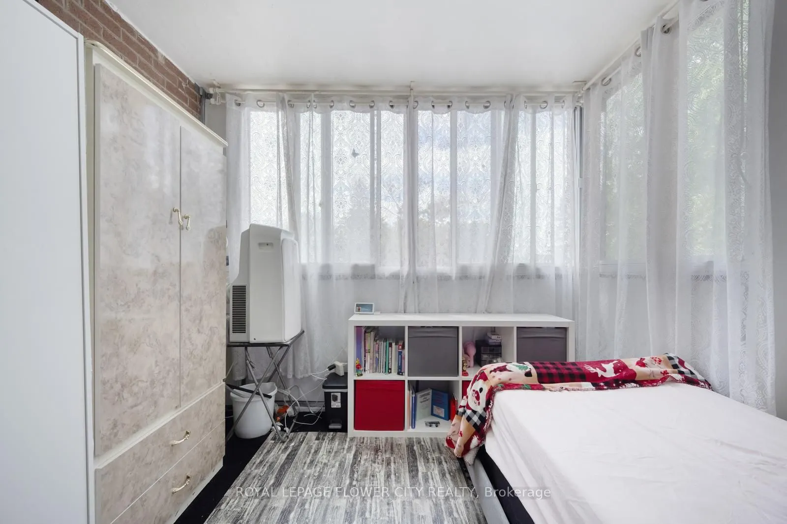 1615 Bloor Street, #207