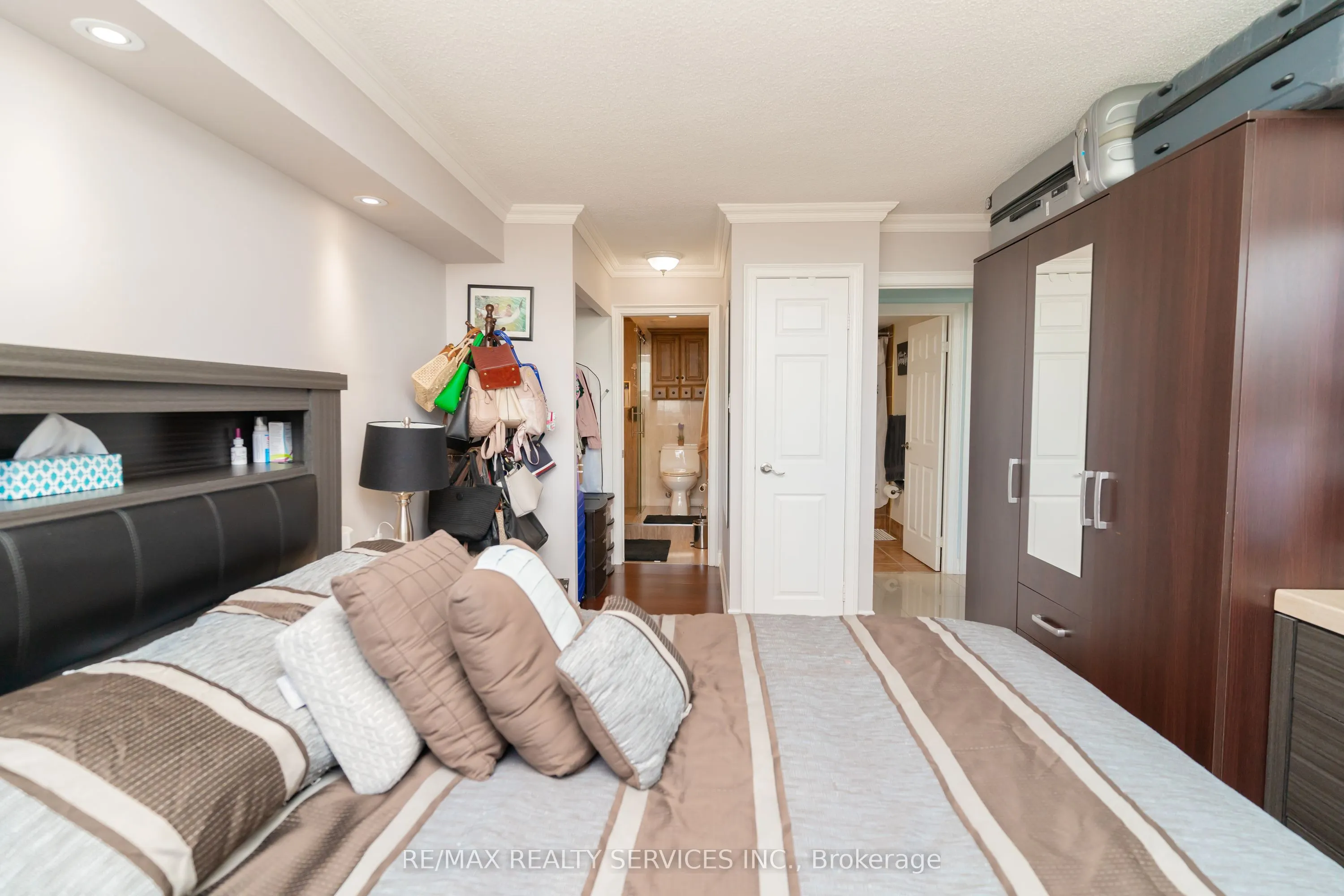 8 Lisa Street, #2802
