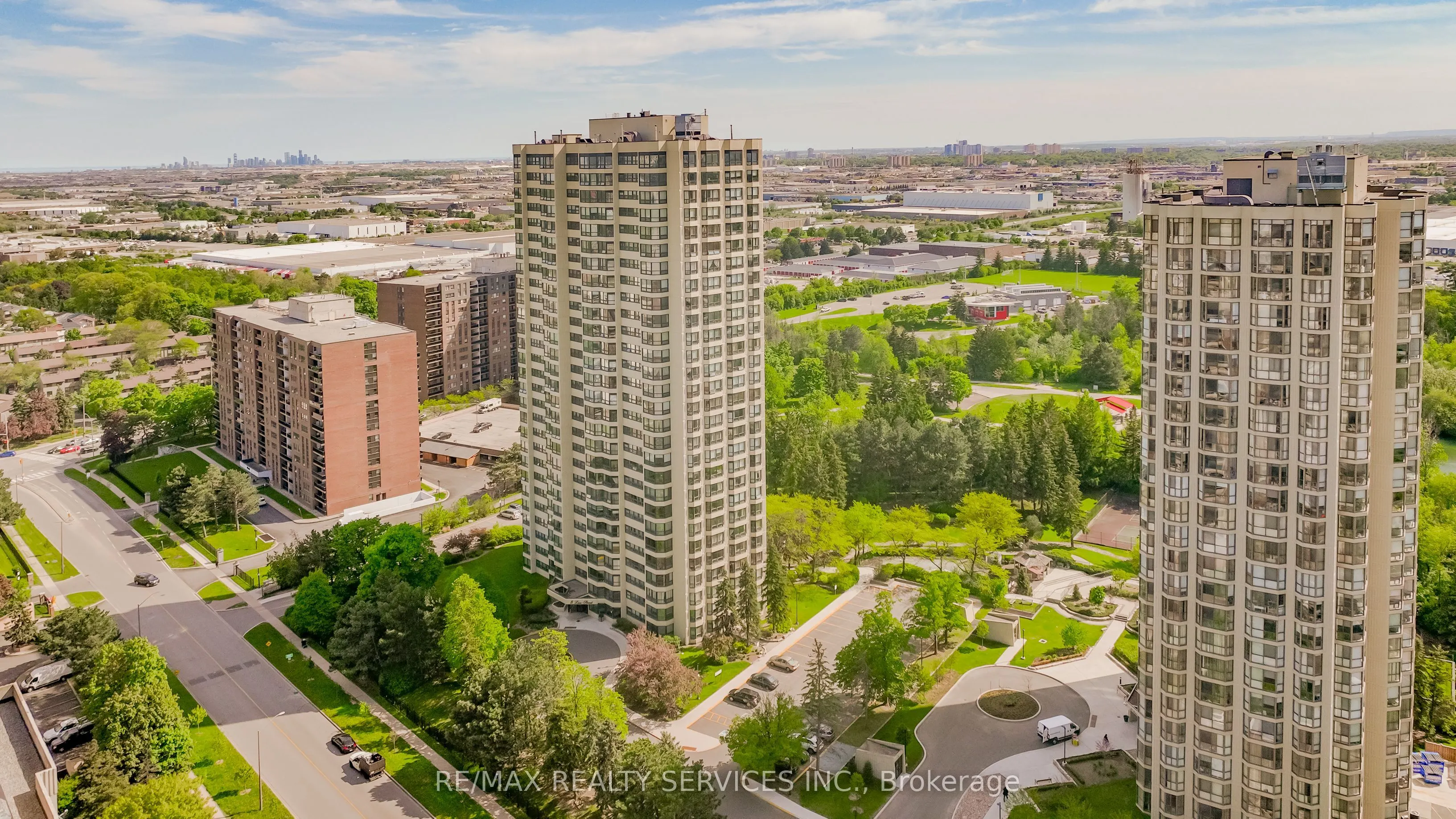 8 Lisa Street, #2802