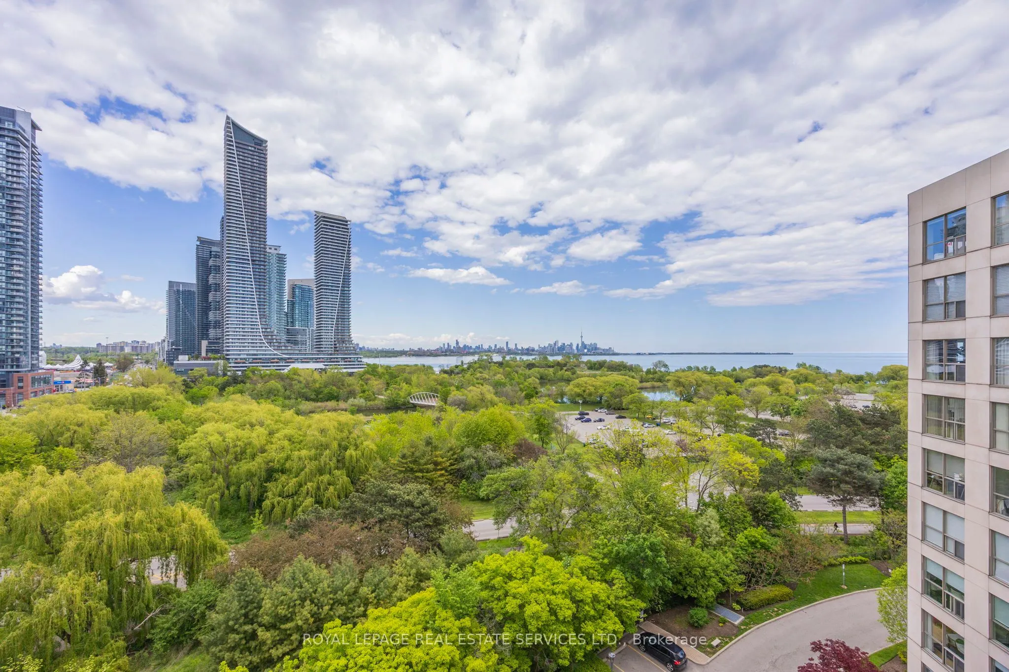 2261 Lake shore Boulevard W #1010