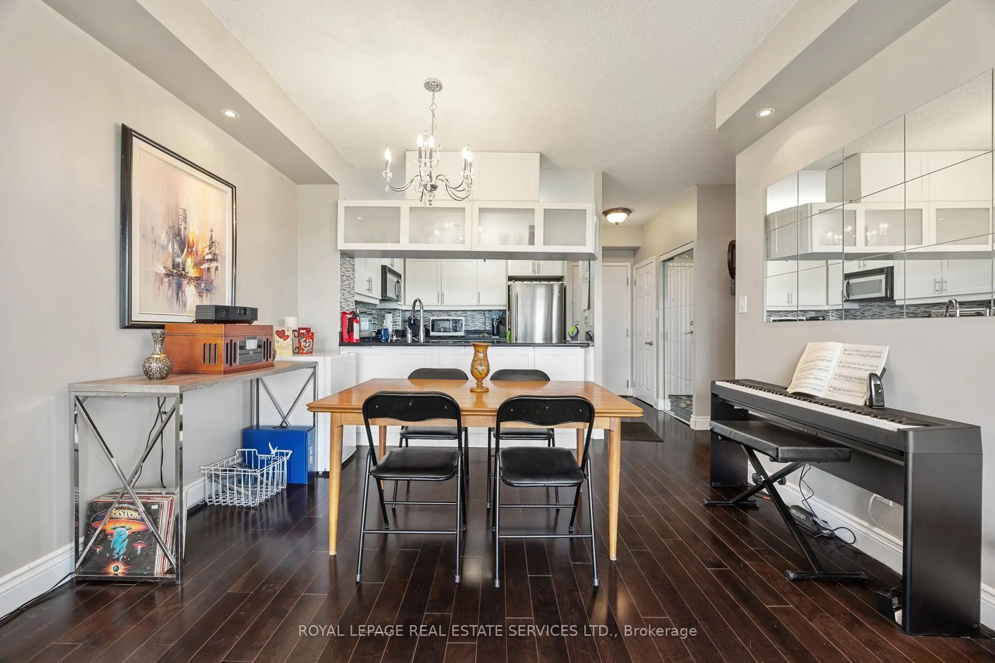 2261 Lake shore Boulevard W #1010