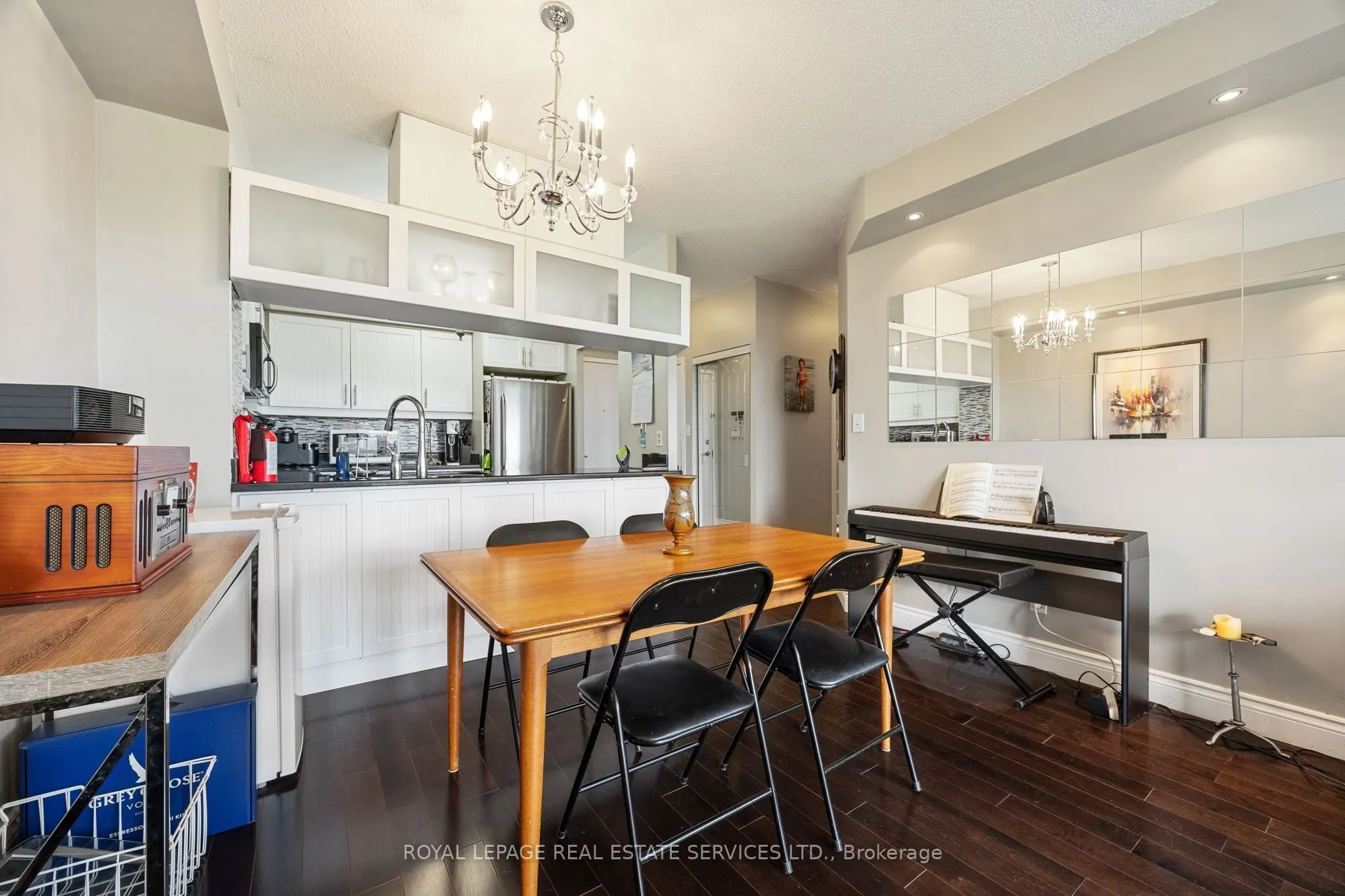 2261 Lake shore Boulevard W #1010
