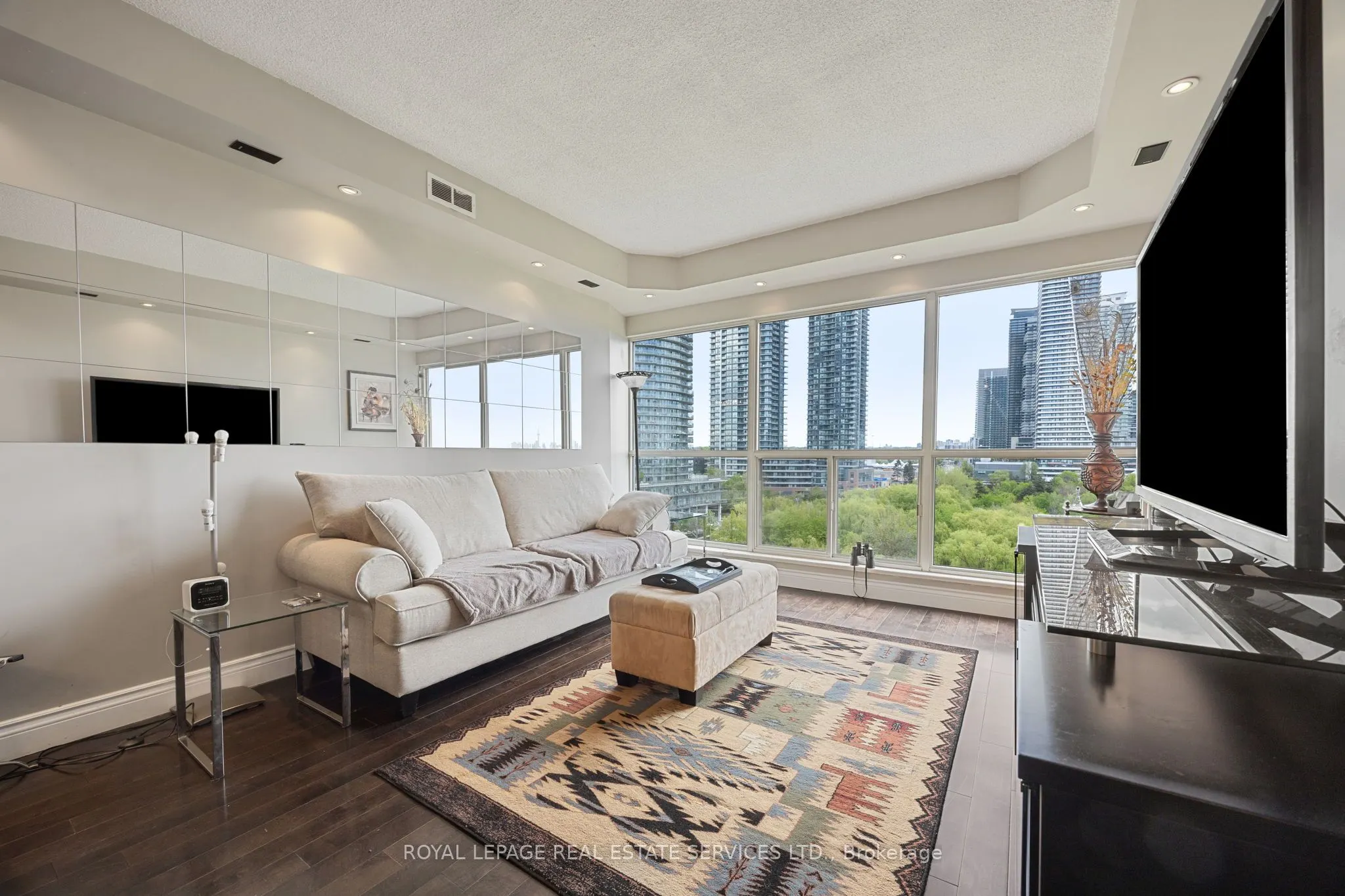 2261 Lake shore Boulevard W #1010