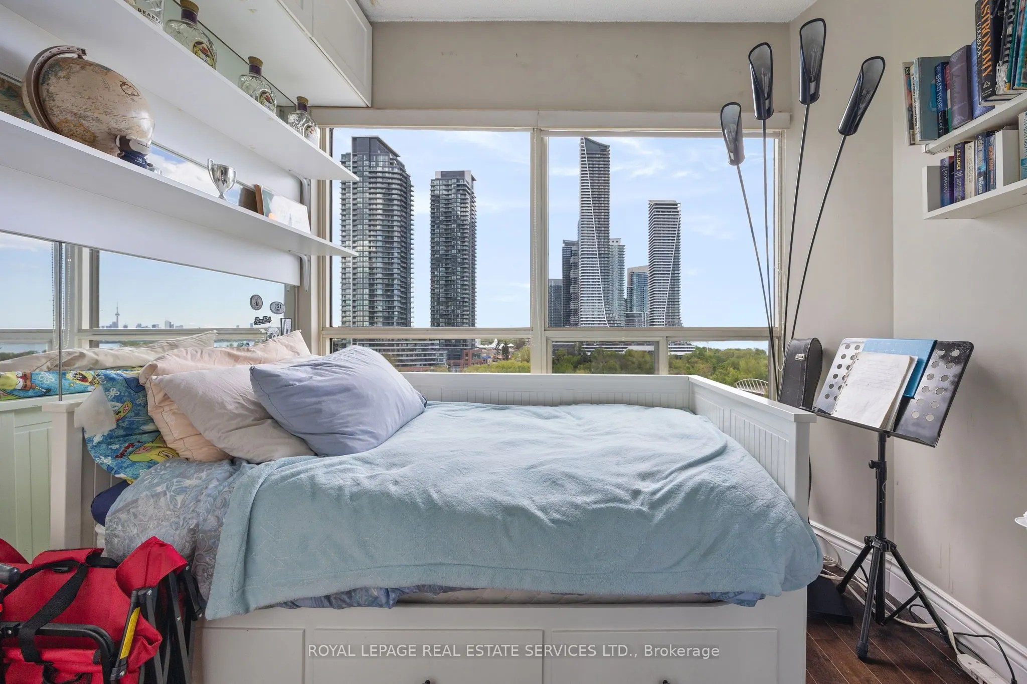2261 Lake shore Boulevard W #1010