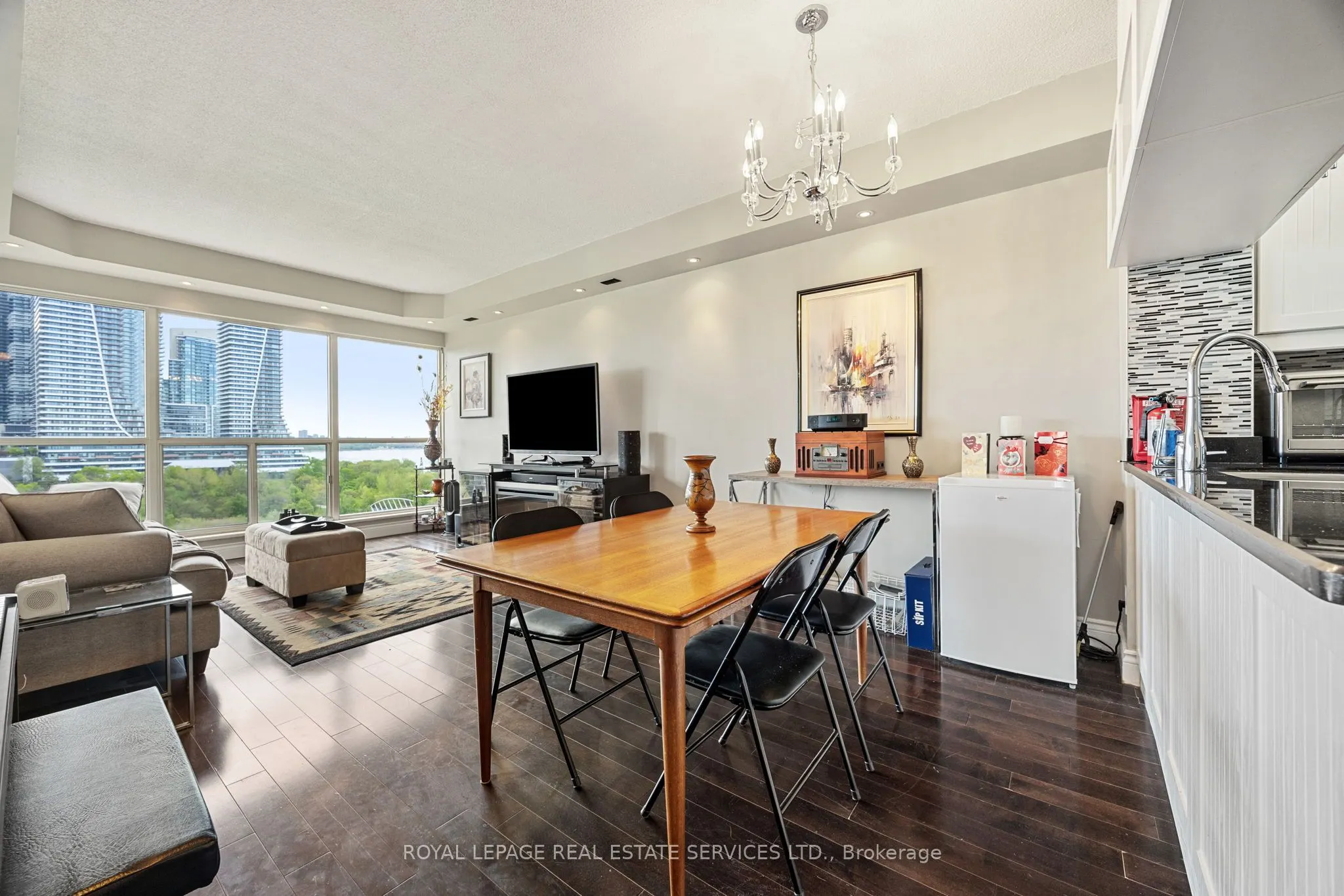 2261 Lake shore Boulevard W #1010