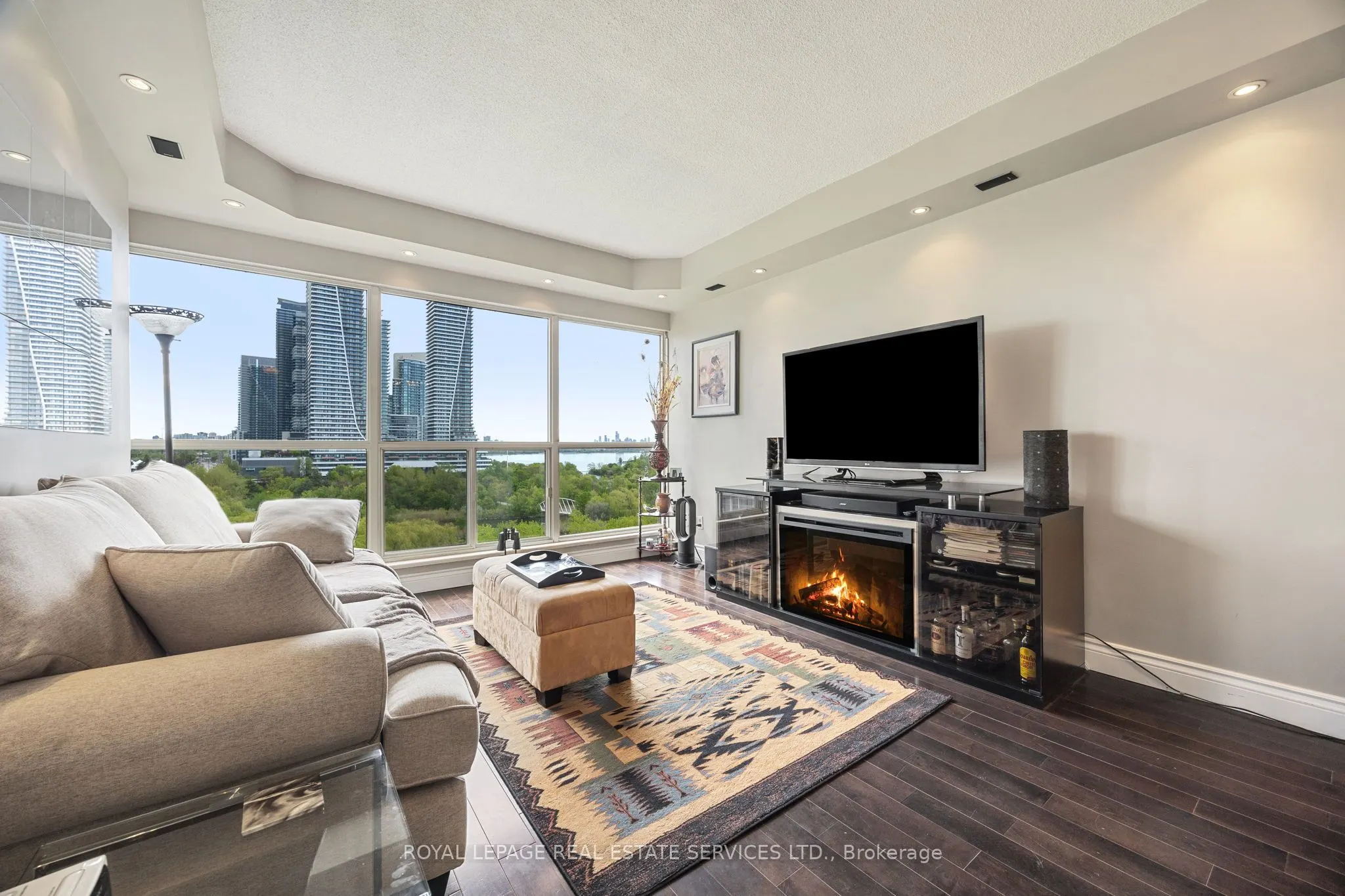 2261 Lake shore Boulevard W #1010