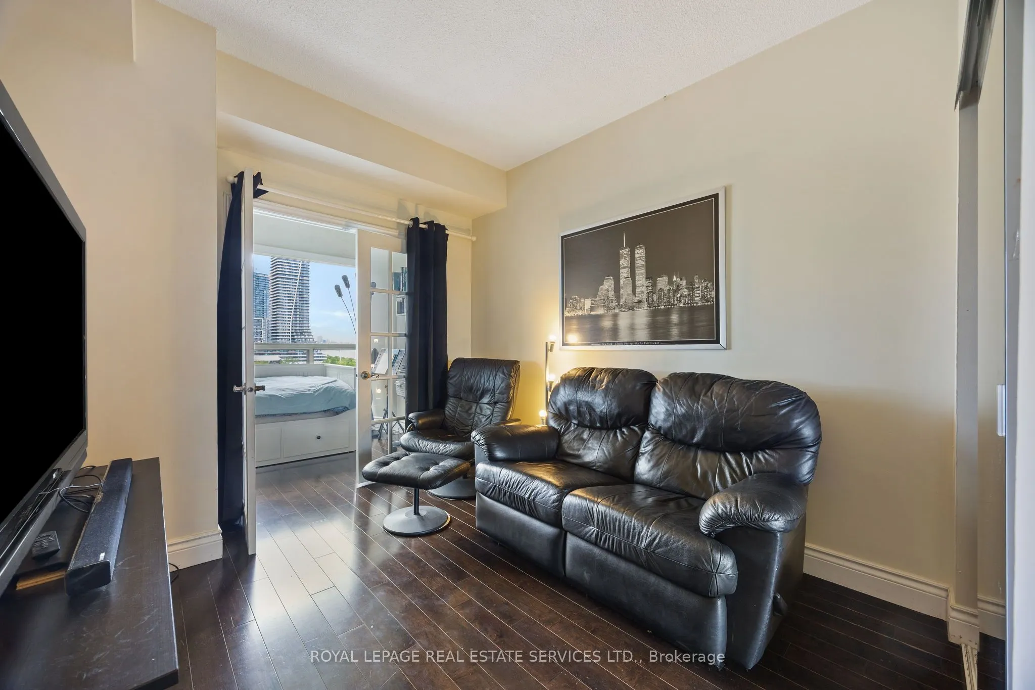 2261 Lake shore Boulevard W #1010
