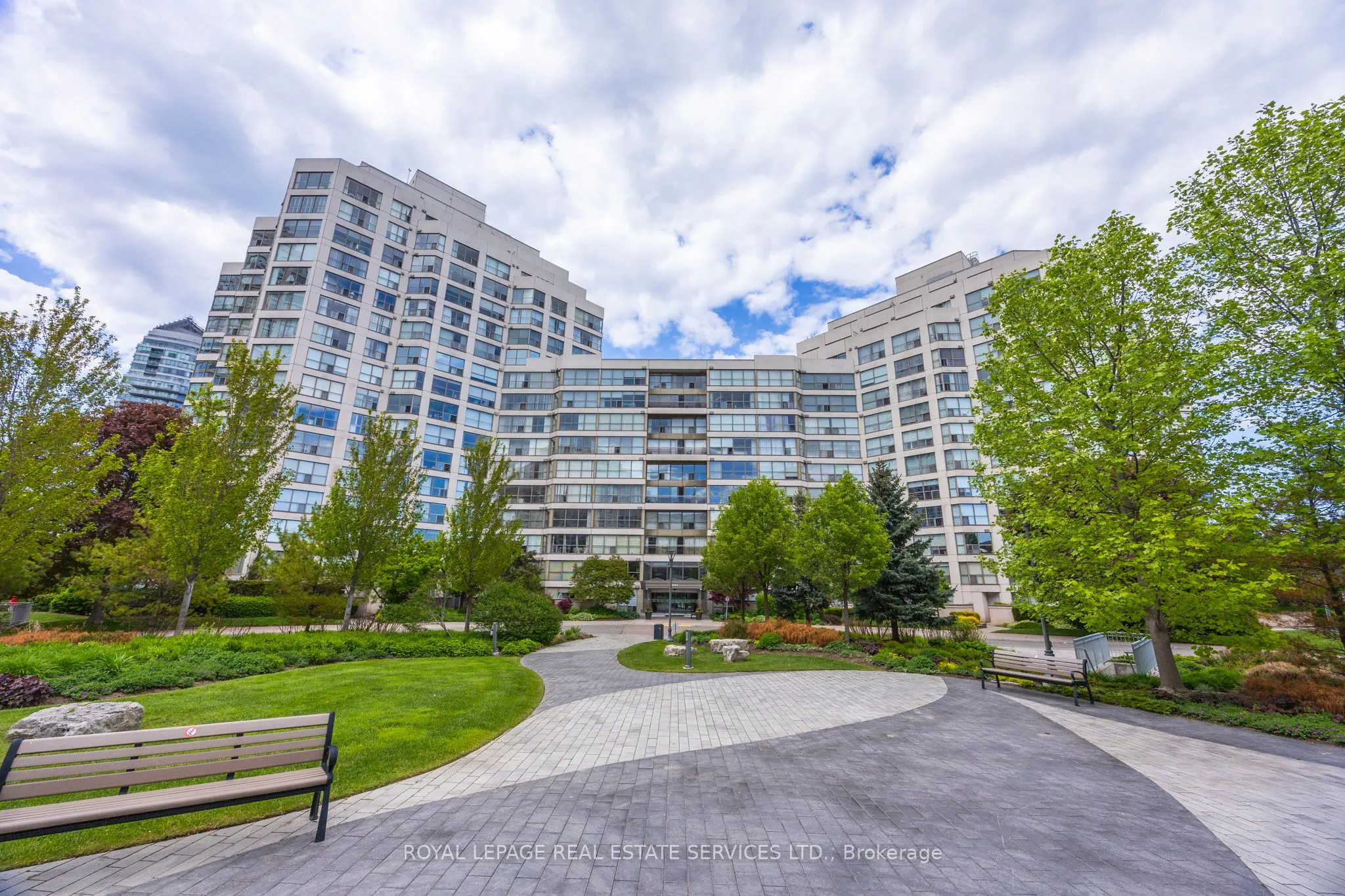2261 Lake shore Boulevard W #1010