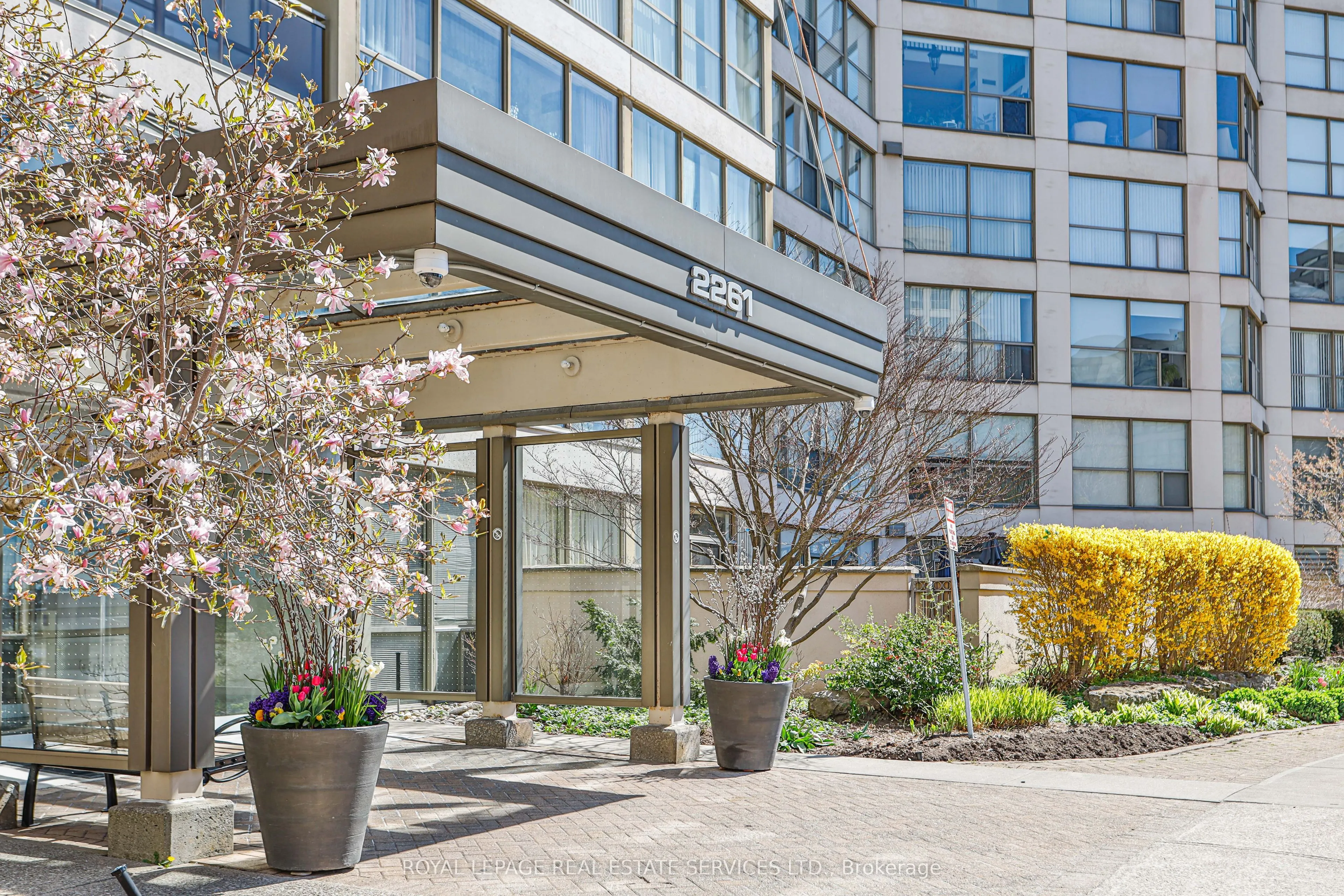 2261 Lake shore Boulevard W #1010